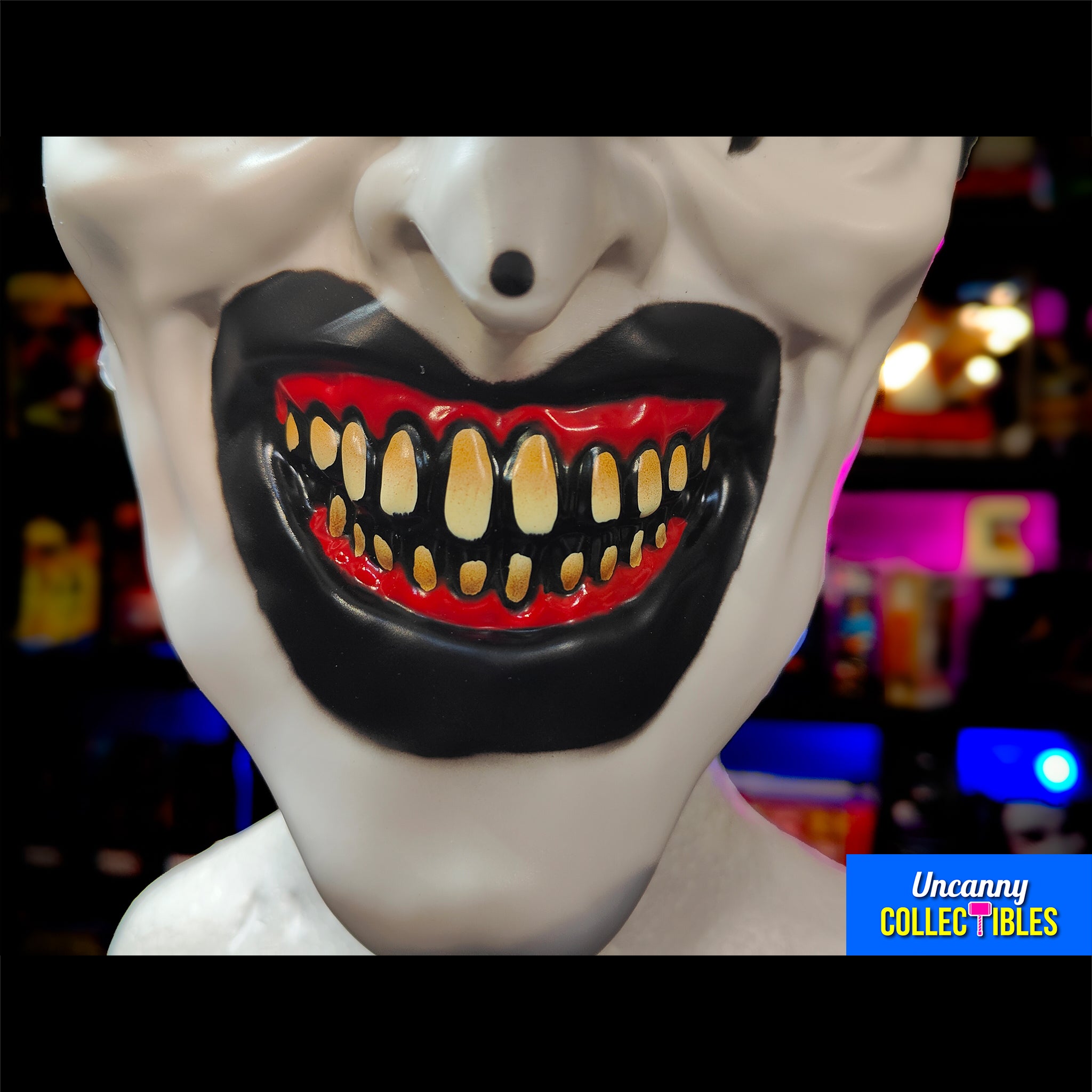 Terrifier 2 Art the Clown Trick Or Treat Studios Retro Mask – Terrifier, Trick or Treat Studios, 35 cm, 2025, brand new collector item, Uncanny Collectibles Dublin Ireland