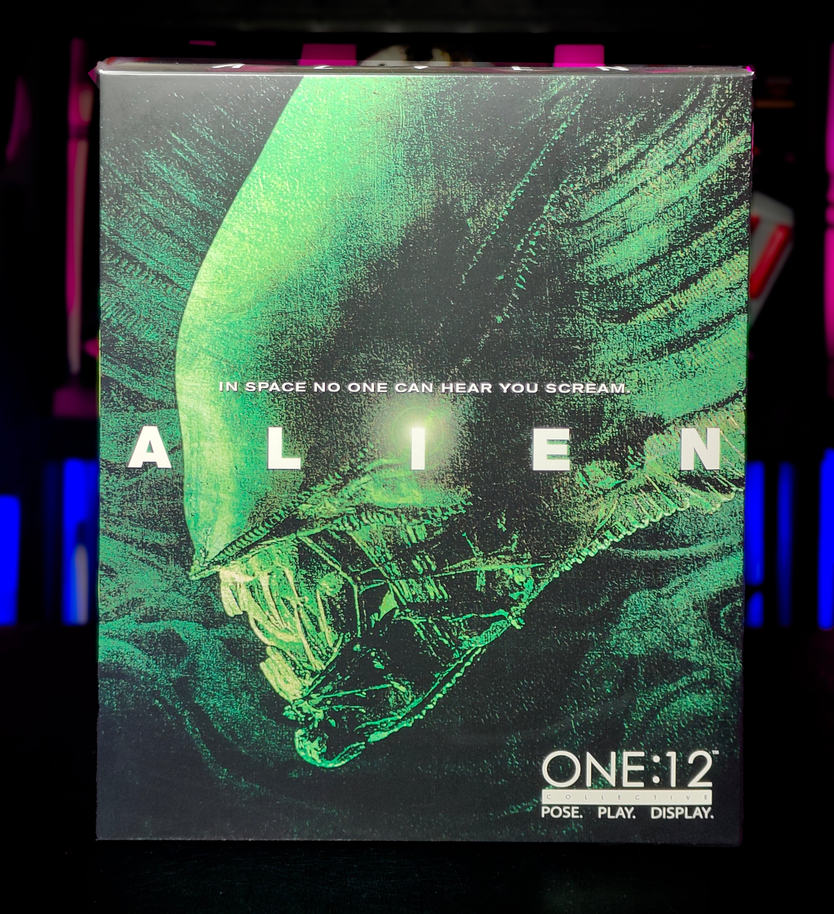 Alien Mezco Toyz One:12 Collective Action Figure – Alien, Mezco Toyz, 18 cm, 2022, pre-owned collector piece, Uncanny Collectibles Dublin Ireland