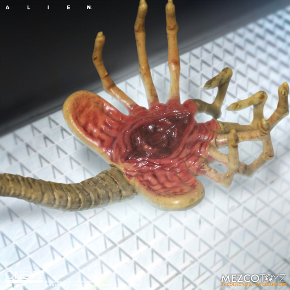 Alien Mezco Toyz One:12 Collective Action Figure – Alien, Mezco Toyz, 18 cm, 2022, pre-owned collector piece, Uncanny Collectibles Dublin Ireland