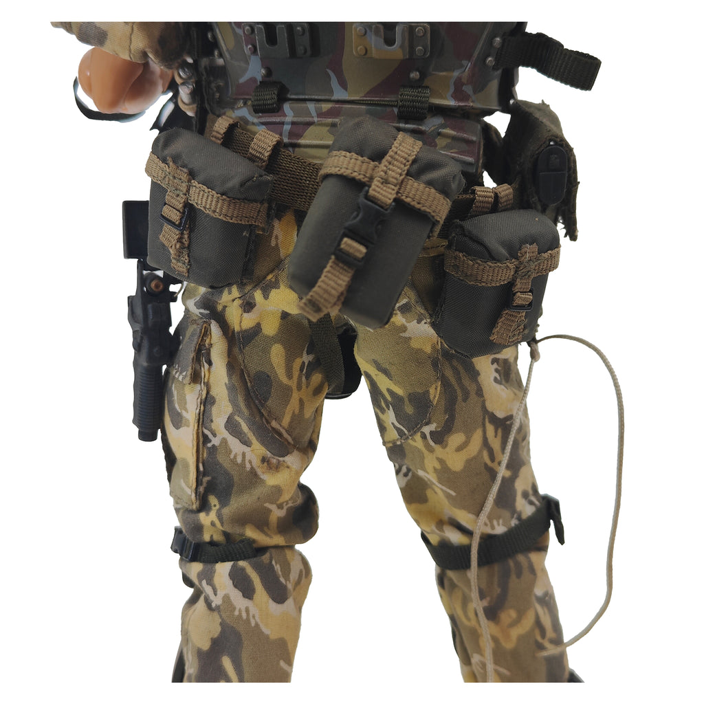 Aliens Private William Hudson Hot Toys Action Figure 2007 30cm – Alien, Vintage Brands, 30 cm, 2007, pre-owned collector piece, Uncanny Collectibles Dublin Ireland