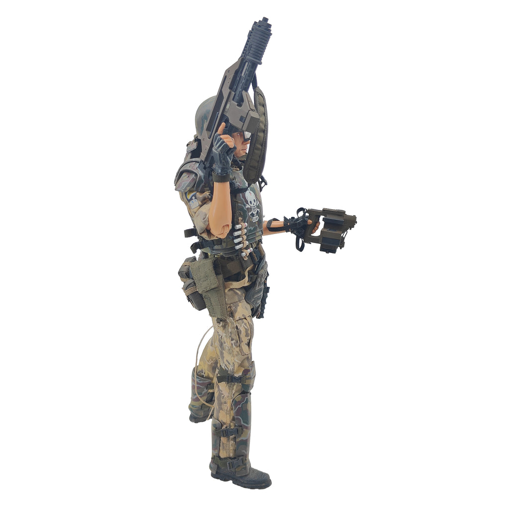 Aliens Private William Hudson Hot Toys Action Figure 2007 30cm – Alien, Vintage Brands, 30 cm, 2007, pre-owned collector piece, Uncanny Collectibles Dublin Ireland