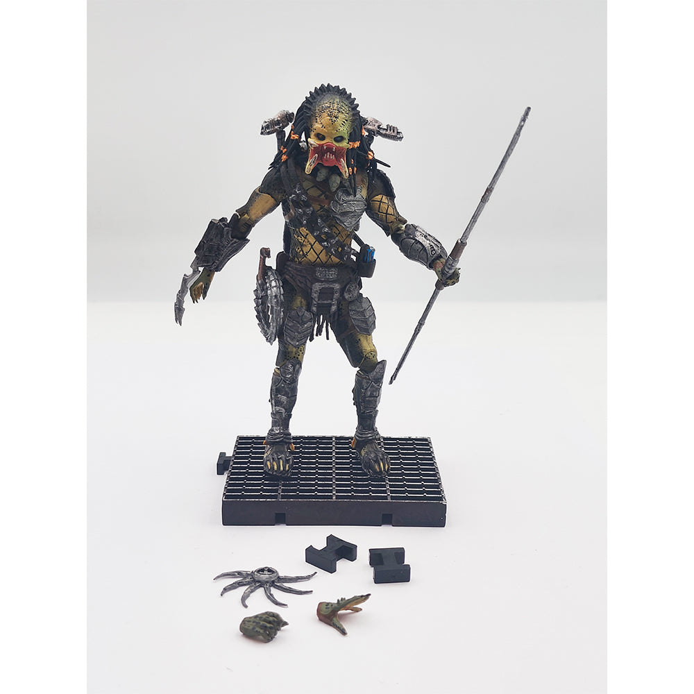Alien vs Predator Requiem Unmasked Wolf Predator 1:18 Scale Hiya Toys 4-Inch Action Figure – Predator, Hiya Toys, 11 cm, 2022, pre-owned collector piece, Uncanny Collectibles Dublin Ireland