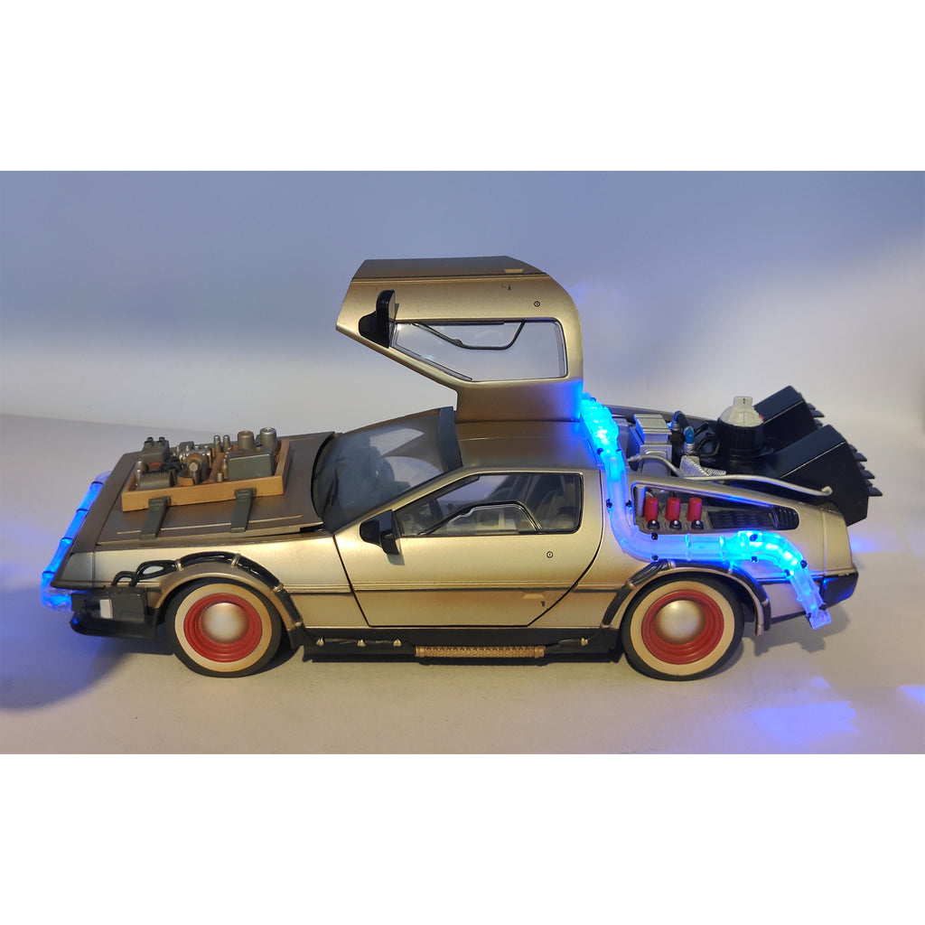 Back to the Future Part 3 Delorean 1:15 Scale Time Machine Diamond Select 2012 – Movie Icons & Heroes, Diamond Select Toys, 30 cm, 2012, pre-owned collector piece, Uncanny Collectibles Dublin Ireland