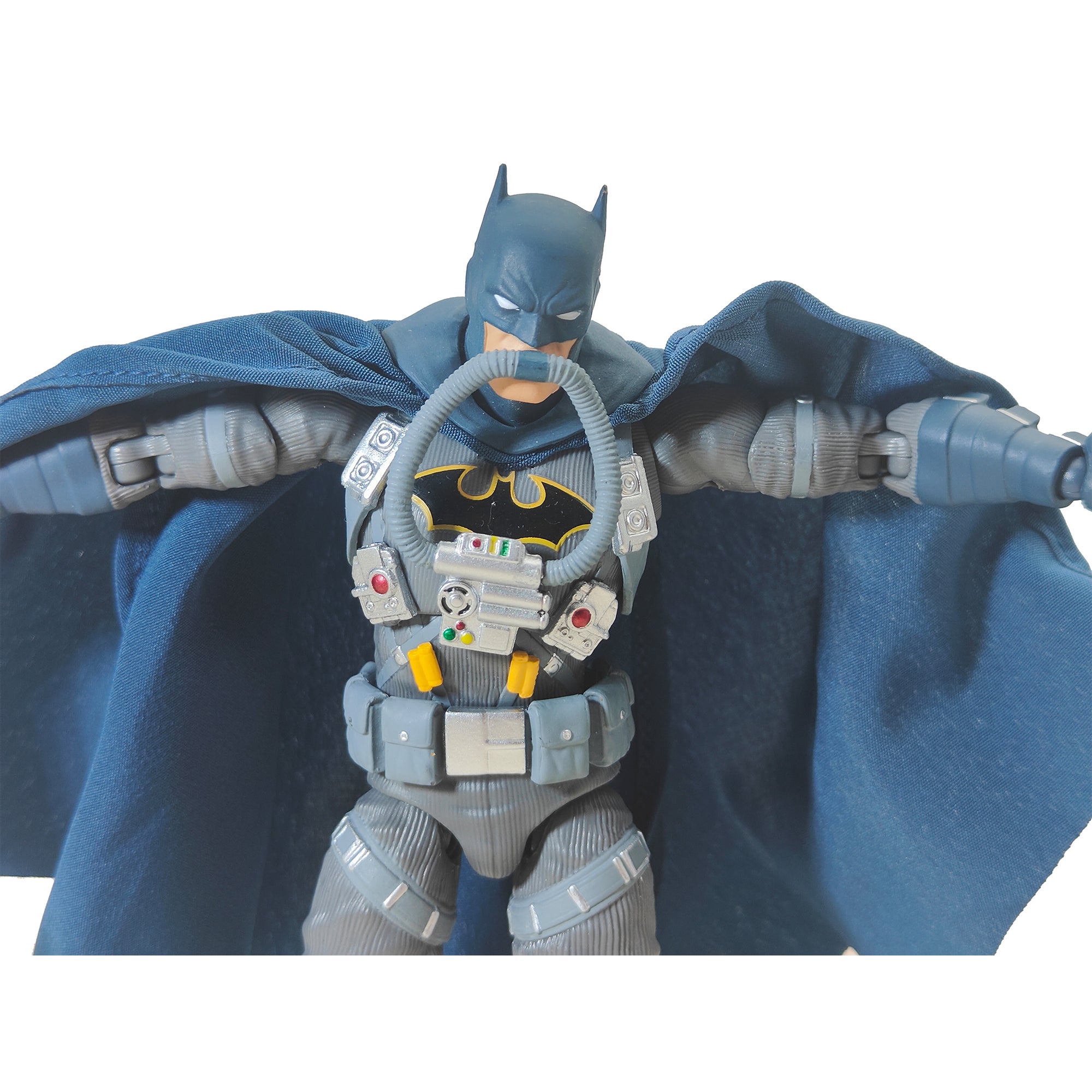 Batman Hush Stealth Jumper Batman Mafex Action Figure 2022 16cm