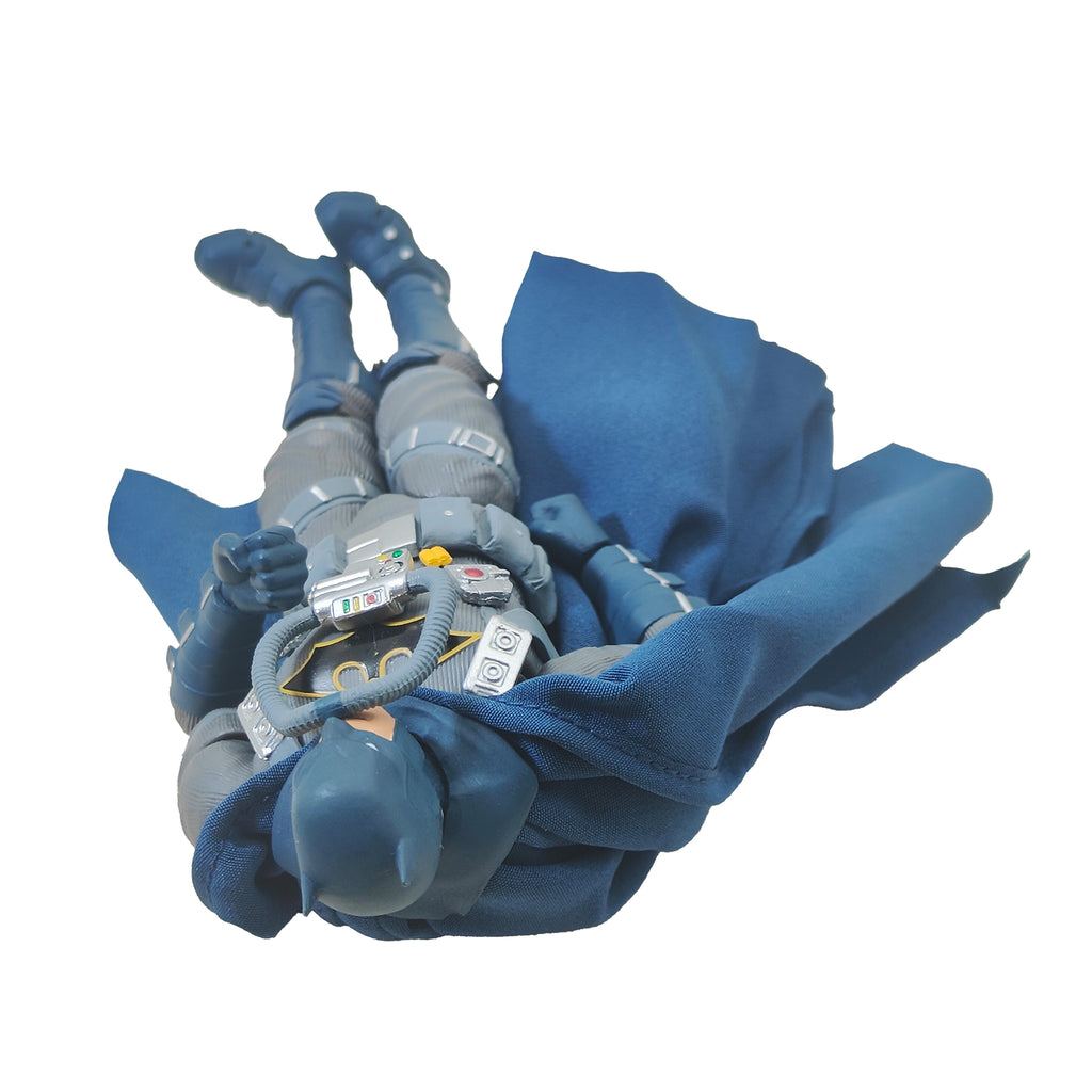 Batman Hush Stealth Jumper Batman Mafex Action Figure 2022 16cm – Batman, Medicom, 16 cm, 2022, pre-owned collector piece, Uncanny Collectibles Dublin Ireland