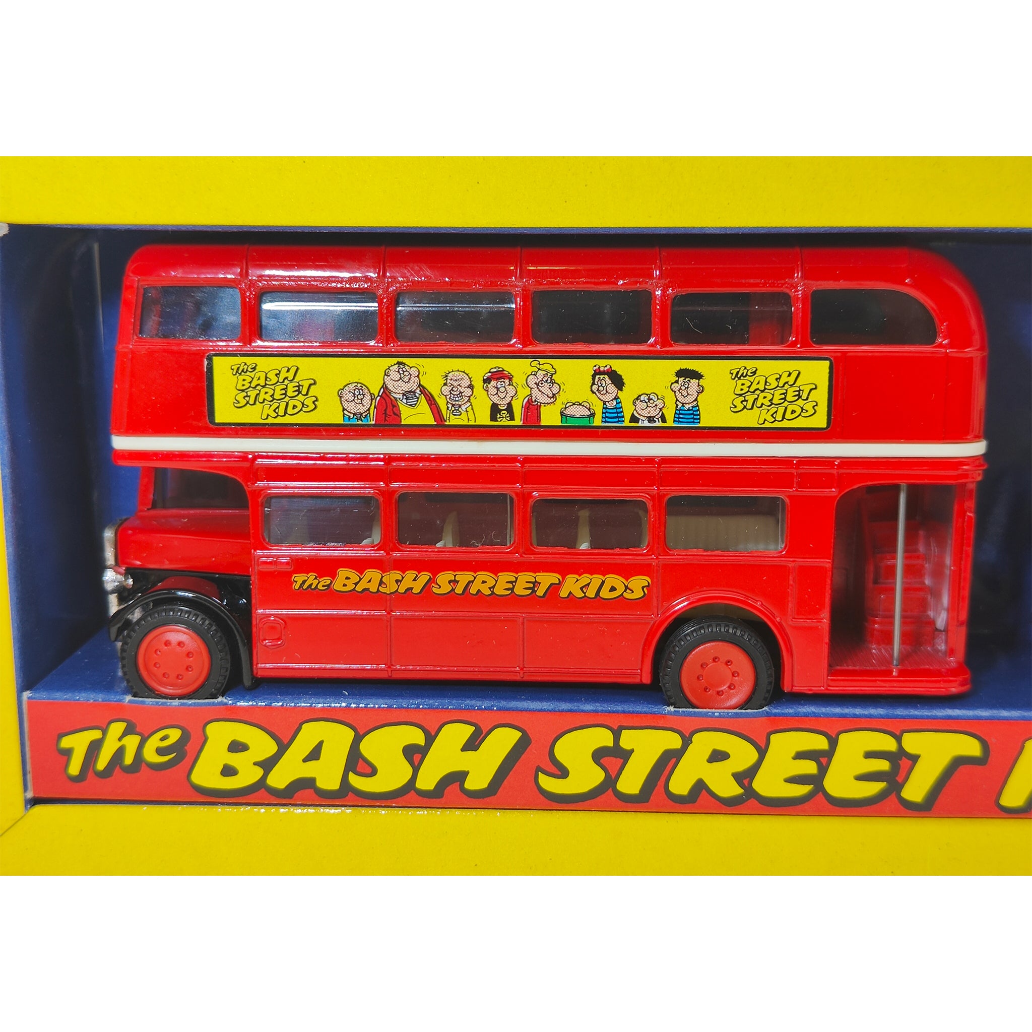 Beano Bash Street Kids Minnie the Minx Corgi AEC Bus and Morris J Van Set