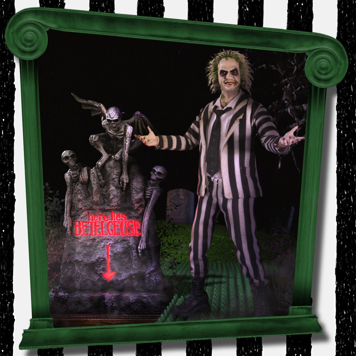 Beetlejuice 1988 Mezco Toyz One:12 Collective Action Figure – photo 8 of 16