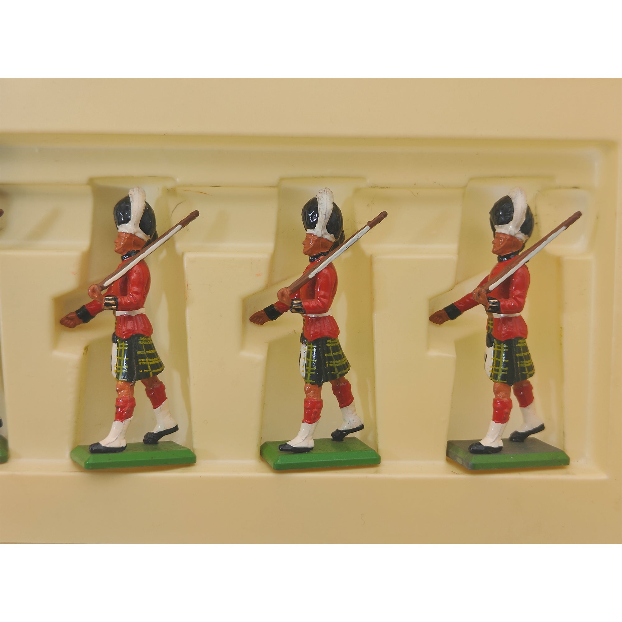 Britains Metal Models  6 Gordon Highlanders 7245 1986