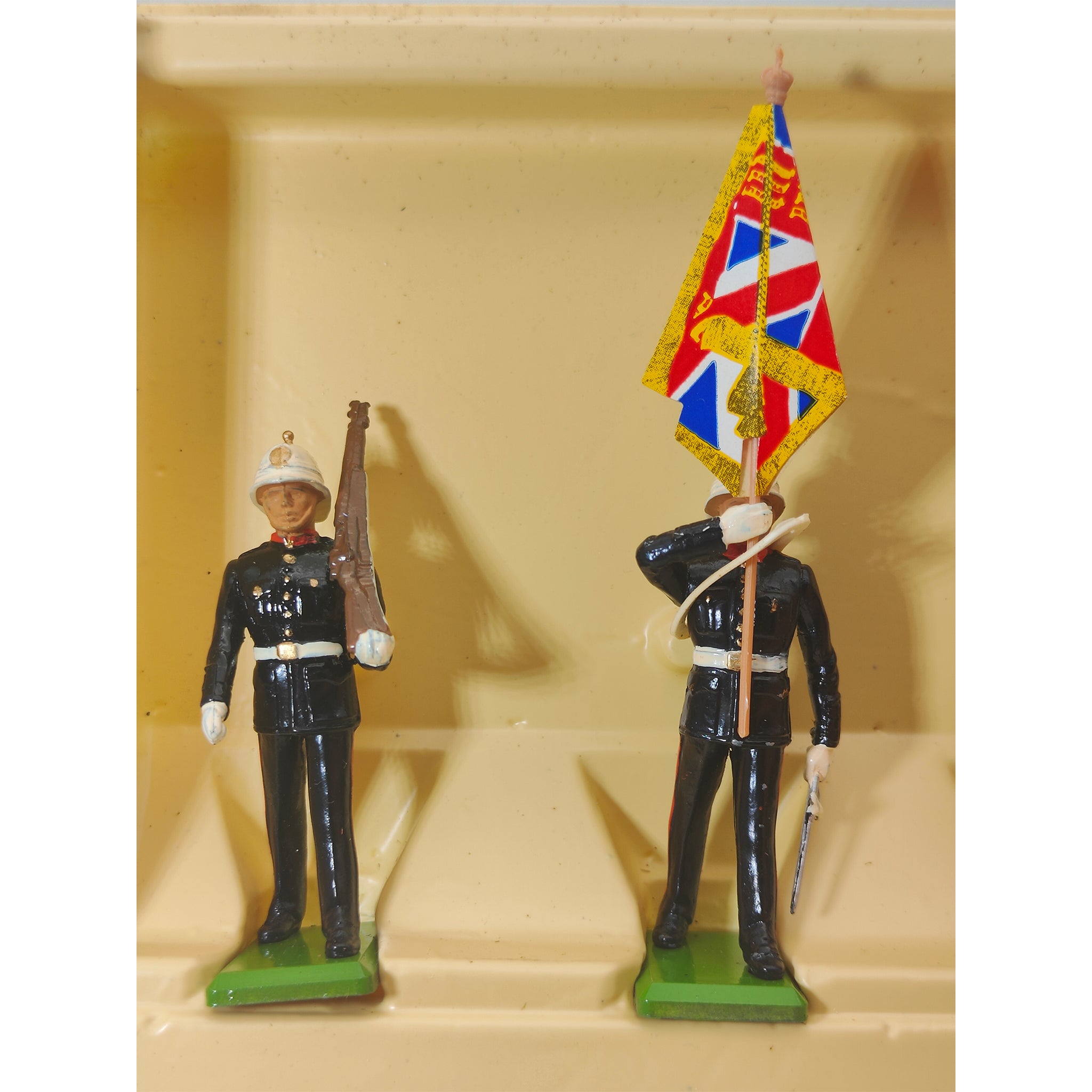 Britains Metal Models Royal Marine Colour Party 7201 1986 – Military, Britains, 5 cm, 1986, pre-owned collector piece, Uncanny Collectibles Dublin Ireland