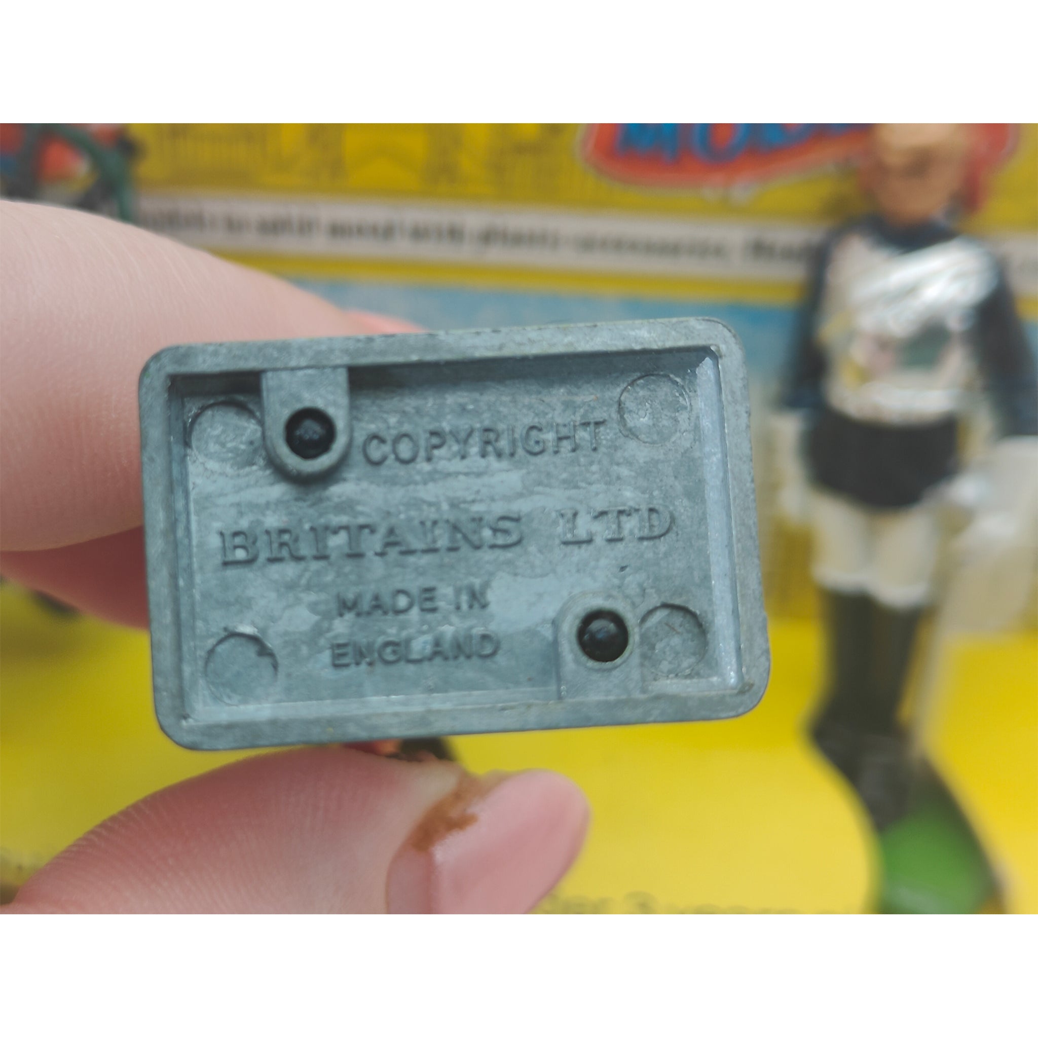 Britains New Metal Models Highland Bagpiper Foot Guard & Blues and Royals 1986 – Military, Britains, 5 cm, 1986, pre-owned collector piece, Uncanny Collectibles Dublin Ireland