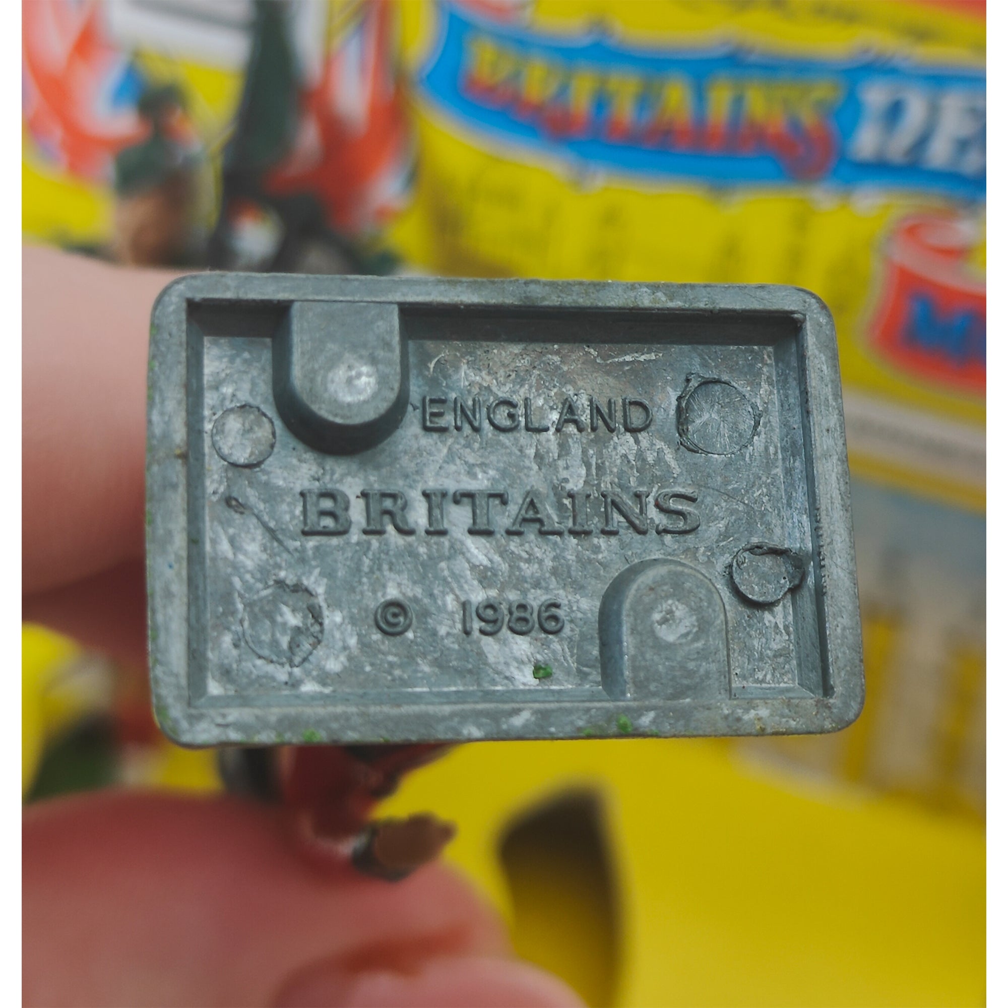 Britains New Metal Models Highland Bagpiper Foot Guard & Life Guard 1986