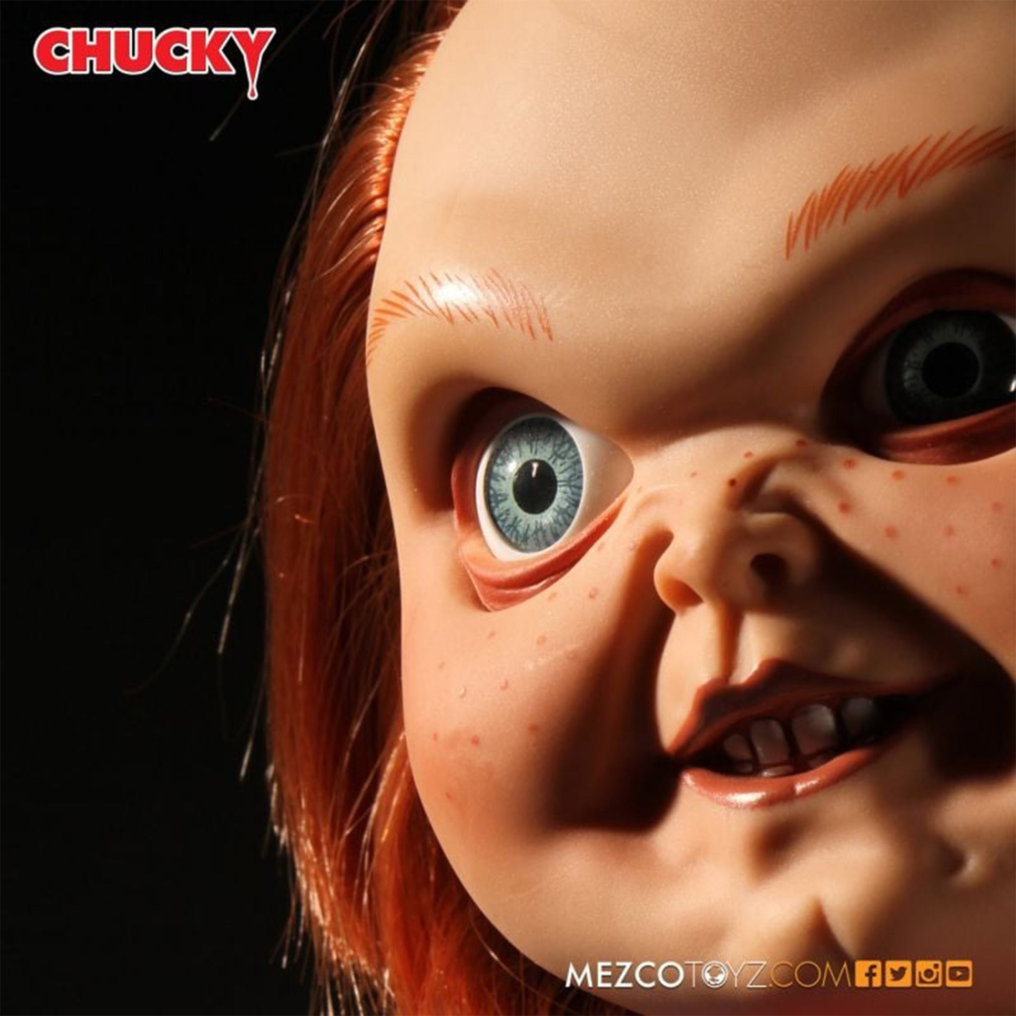 Childs Play Talking Chucky Mezco Toyz Action Figure 38cm
