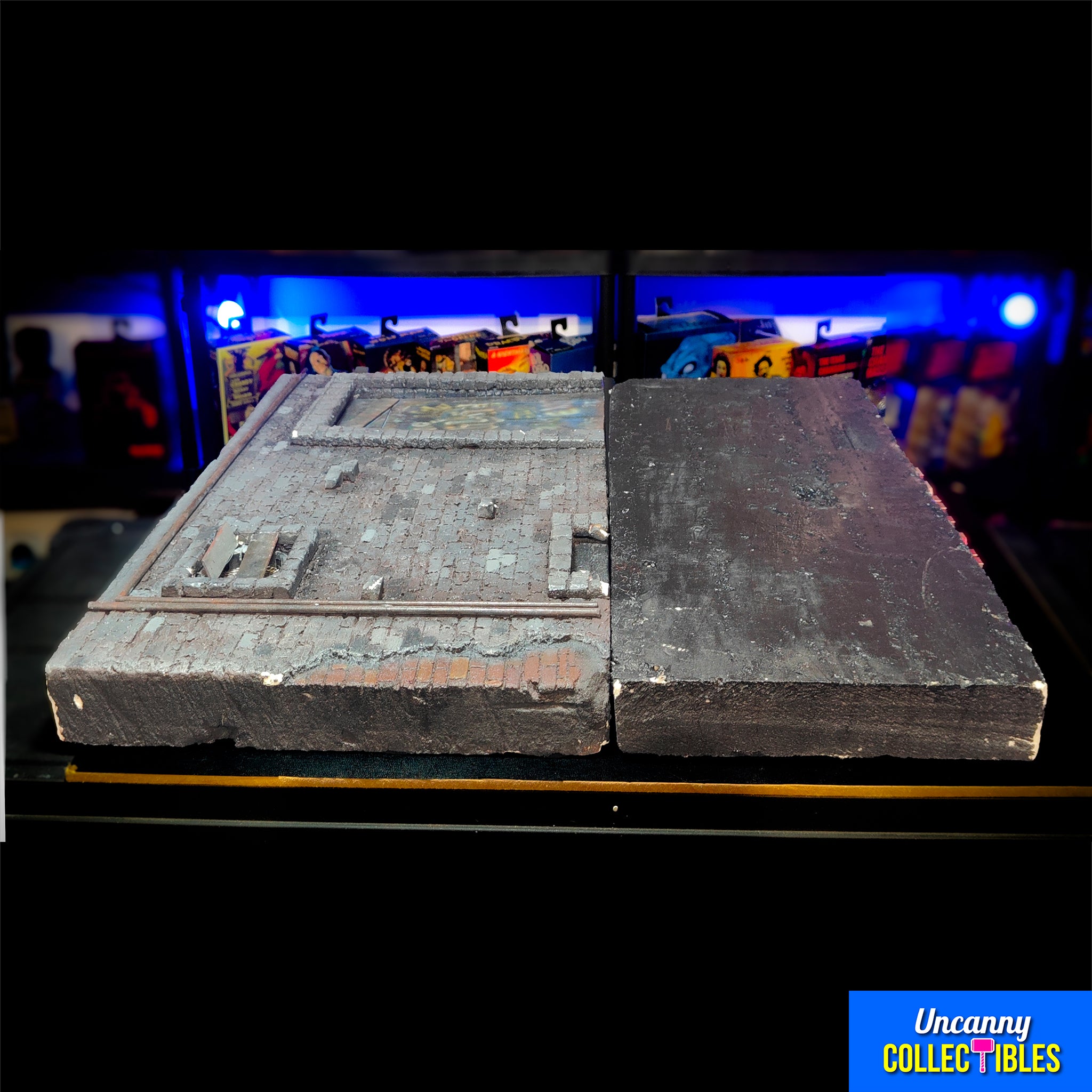 Custom Predator 2 Alley Diorama with 2 NECA Predator Figures