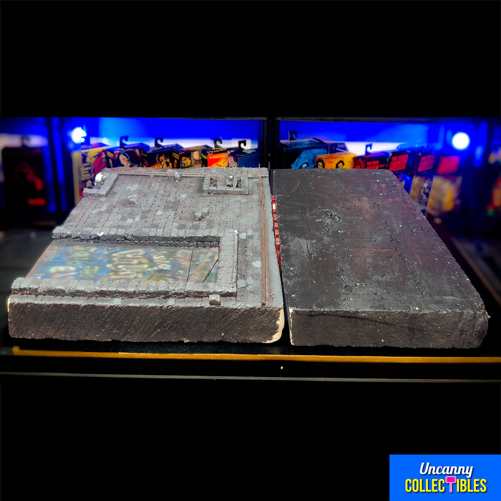 Custom Predator 2 Alley Diorama with 2 NECA Predator Figures