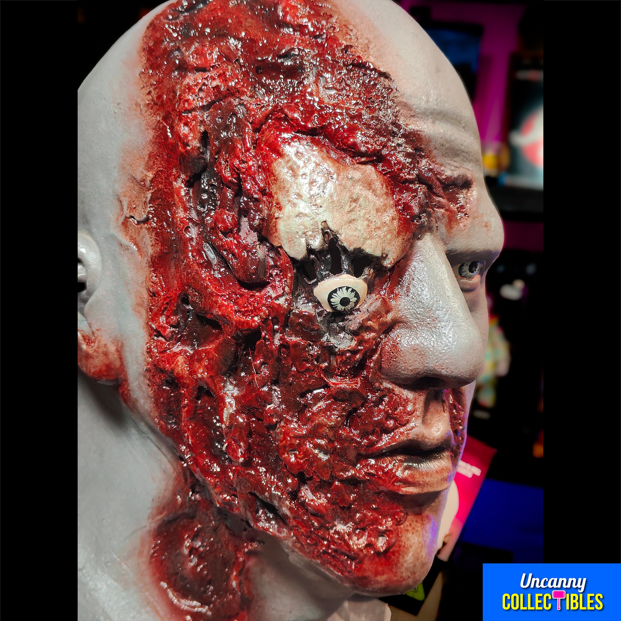 Dawn Of The Dead Airport Zombie Trick or Treat Studios Full Head Latex Mask – Dawn of the Dead, Trick or Treat Studios, 35 cm, 2024, brand new collector item, Uncanny Collectibles Dublin Ireland