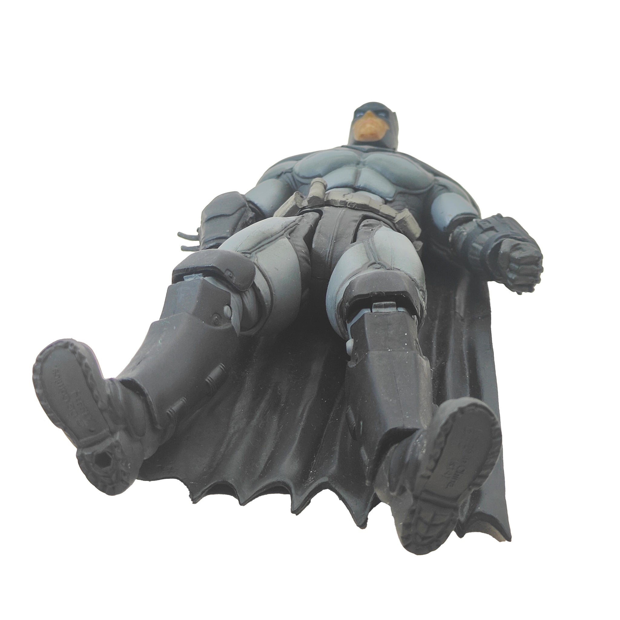 DC Collectibles Arkham Origins Batman Action Figure 2013 18cm – Batman, Vintage Brands, 18 cm, 2013, pre-owned collector piece, Uncanny Collectibles Dublin Ireland