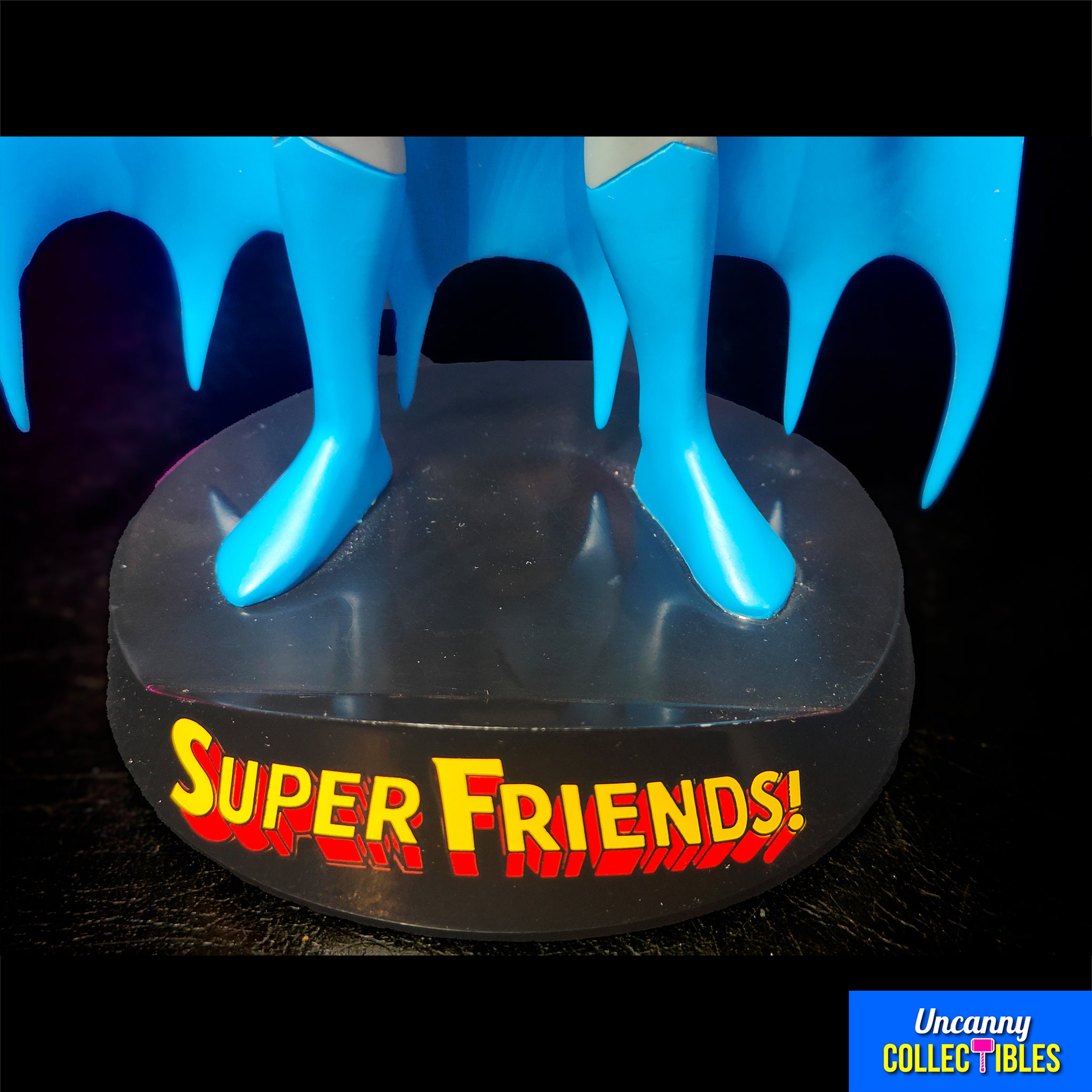 DC Direct Super Friends Batman Maquette Limited Edition 2051 of 4000 – Batman, Vintage Brands, 22 cm, 2051, pre-owned collector piece, Uncanny Collectibles Dublin Ireland