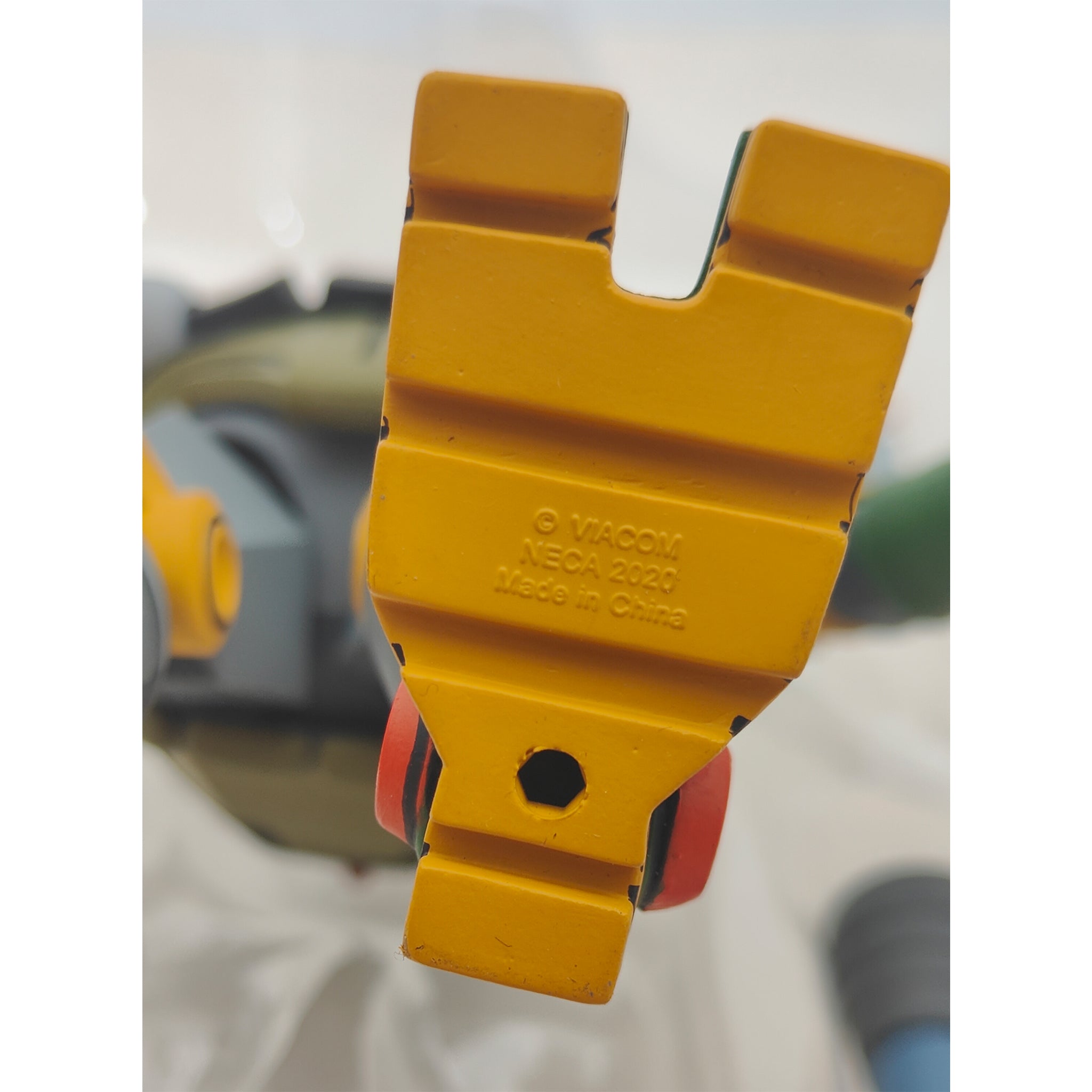 NECA Teenage Mutant Ninja Turtles The Mighty Metal Head Action Figure 2020 18cm – Teenage Mutant Ninja Turtles, NECA, 18 cm, 2020, pre-owned collector piece, Uncanny Collectibles Dublin Ireland