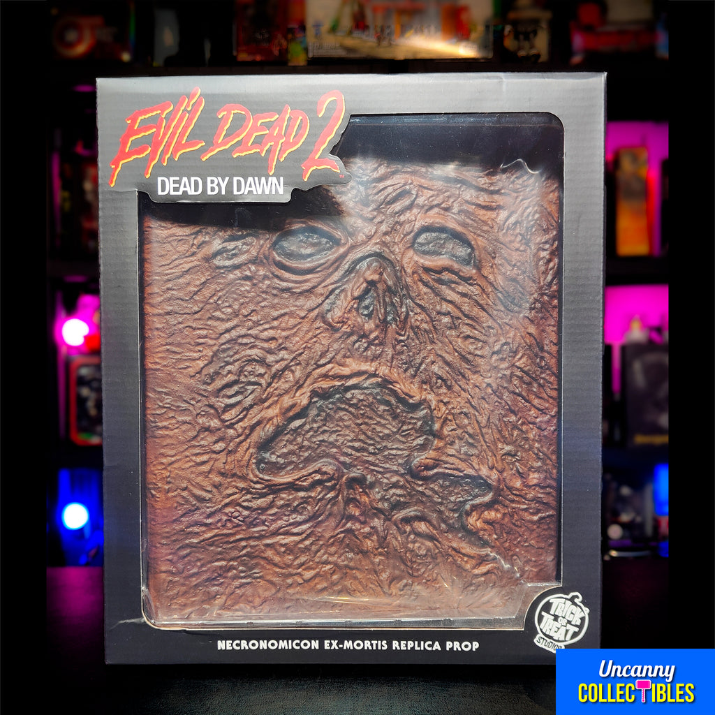 Evil Dead 2 Necronomicon Book of the Dead Trick Or Treat Studios 1:1 Prop Replica Version 2 – Evil Dead, Trick or Treat Studios, 26 cm, 2023, brand new collector item, Uncanny Collectibles Dublin Ireland