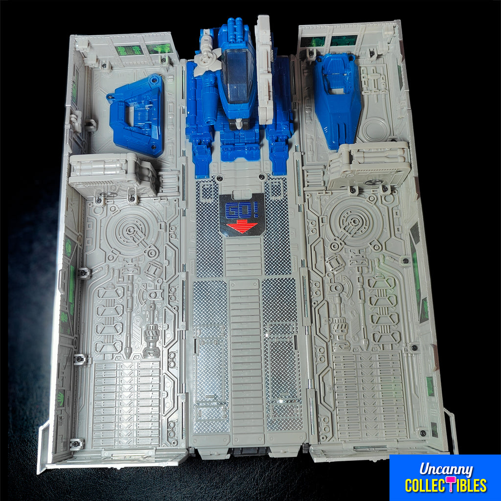 Hasbro Transformers Masterpiece Optimus Prime MP10 Action Figure