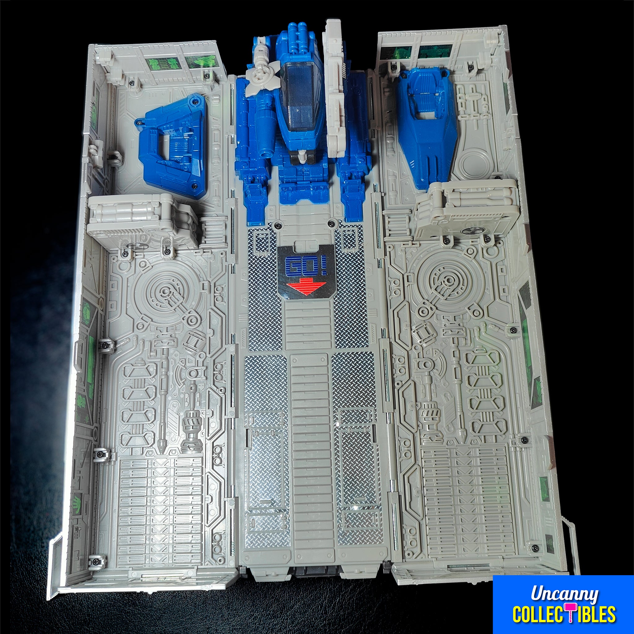 Hasbro Transformers Masterpiece Optimus Prime MP10 Action Figure