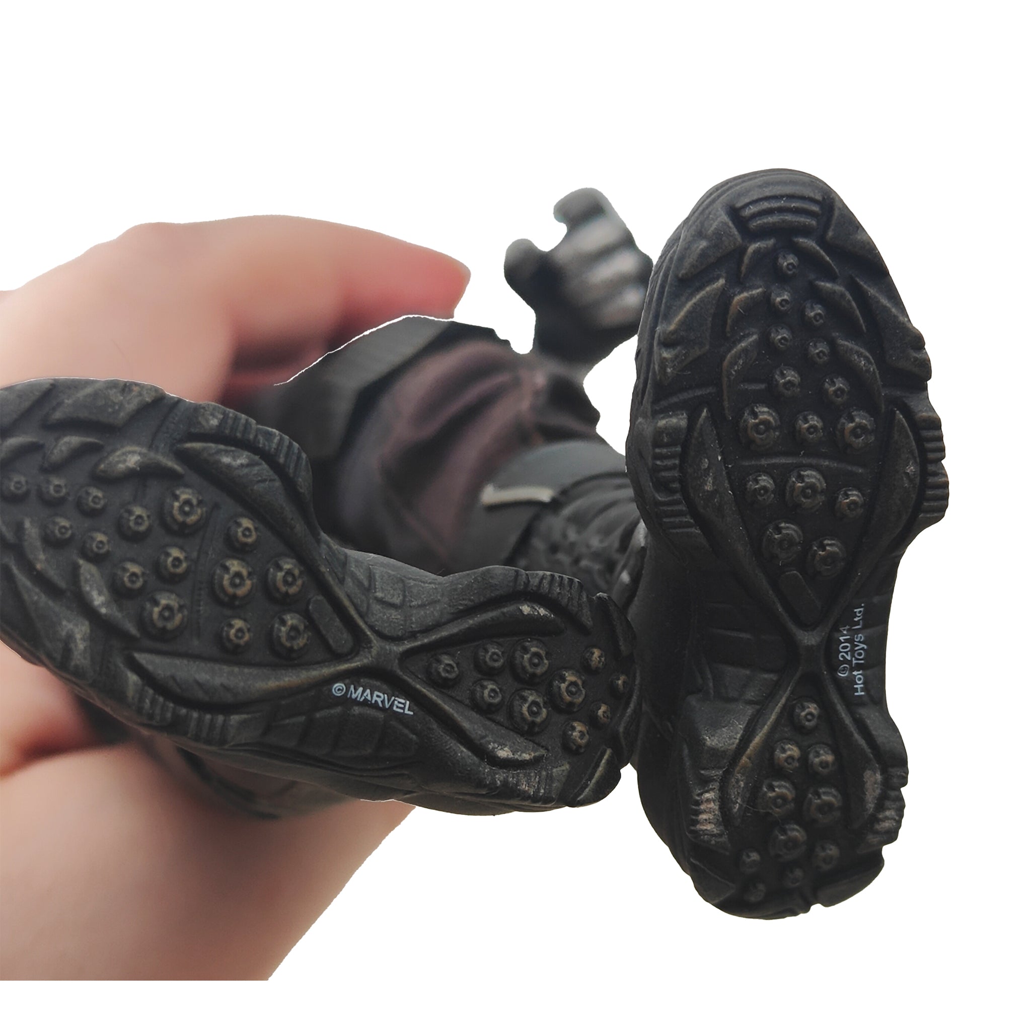 Hot Toys Winter Soldier Captain America MMS241 1/6 Scale Figure