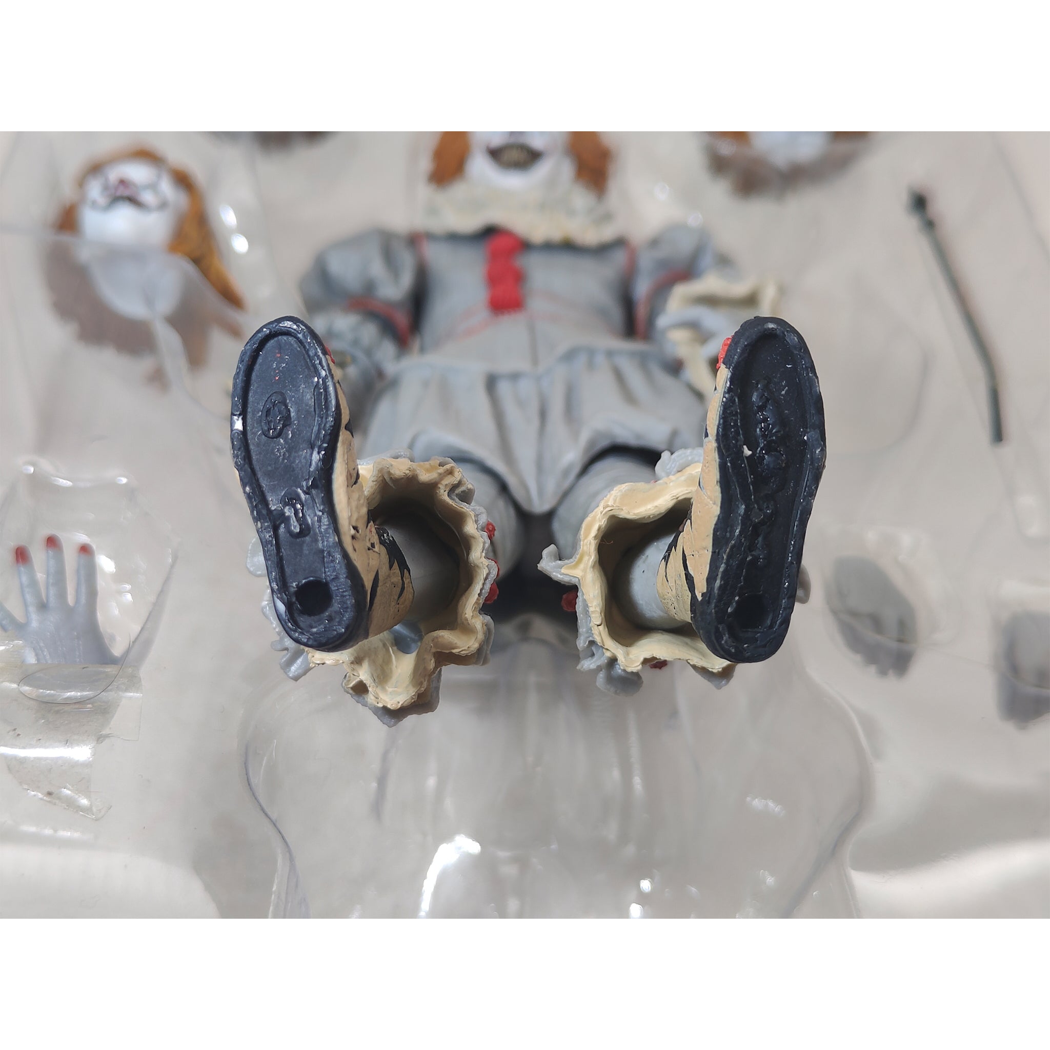 IT 2017 Well House Pennywise Ultimate NECA Figure - Used