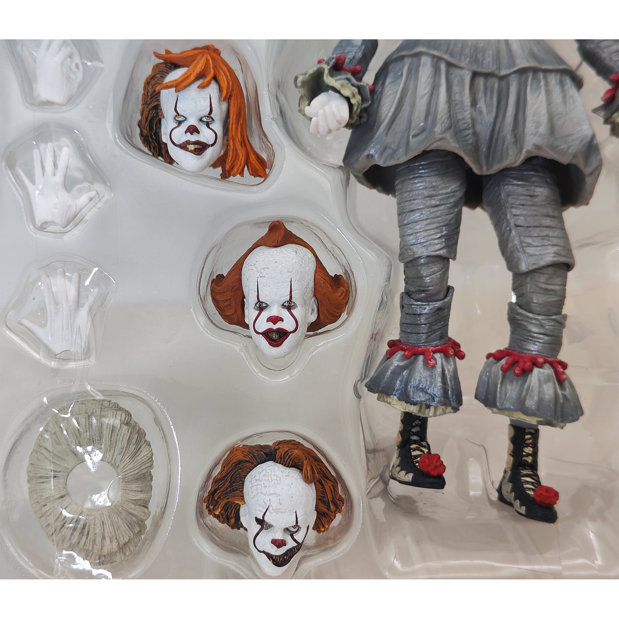 IT Pennywise Many Faces NECA Deluxe Action Figure 2021
