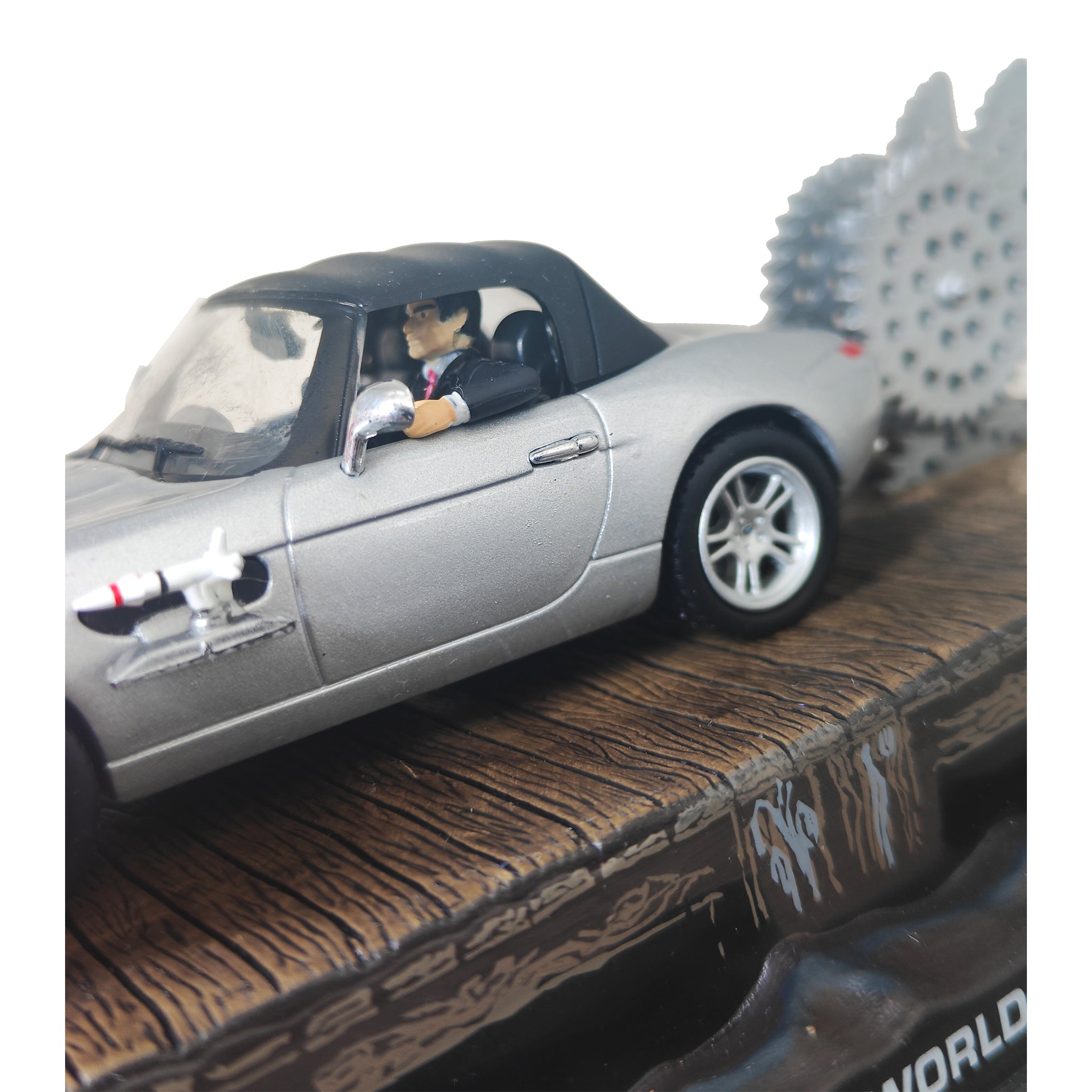 James Bond 007 BMW Z8 The World Is Not Enough Diecast GE Fabbri Vehicle 2006 14cm – Movie Icons & Heroes, Vintage Brands, 14 cm, 2006, pre-owned collector piece, Uncanny Collectibles Dublin Ireland
