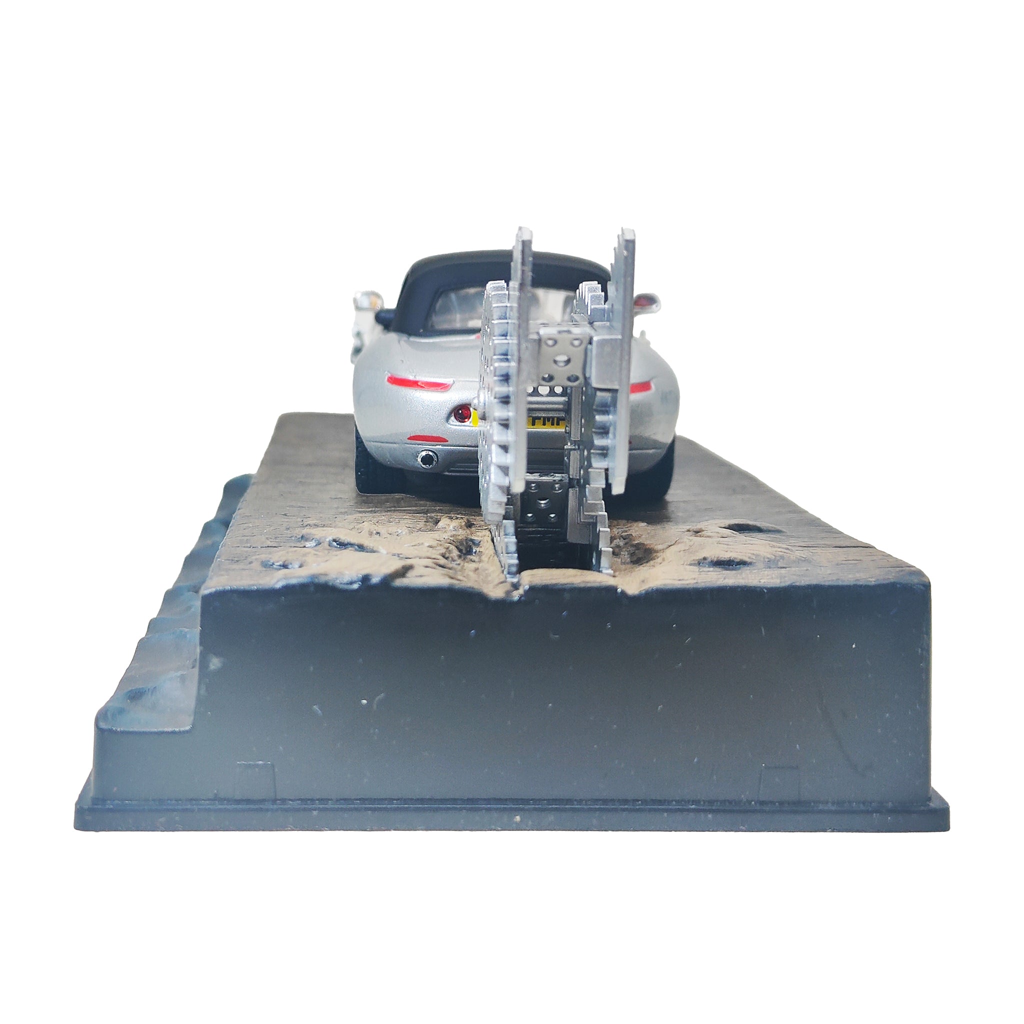 James Bond 007 BMW Z8 The World Is Not Enough Diecast GE Fabbri Vehicle 2006 14cm – Movie Icons & Heroes, Vintage Brands, 14 cm, 2006, pre-owned collector piece, Uncanny Collectibles Dublin Ireland