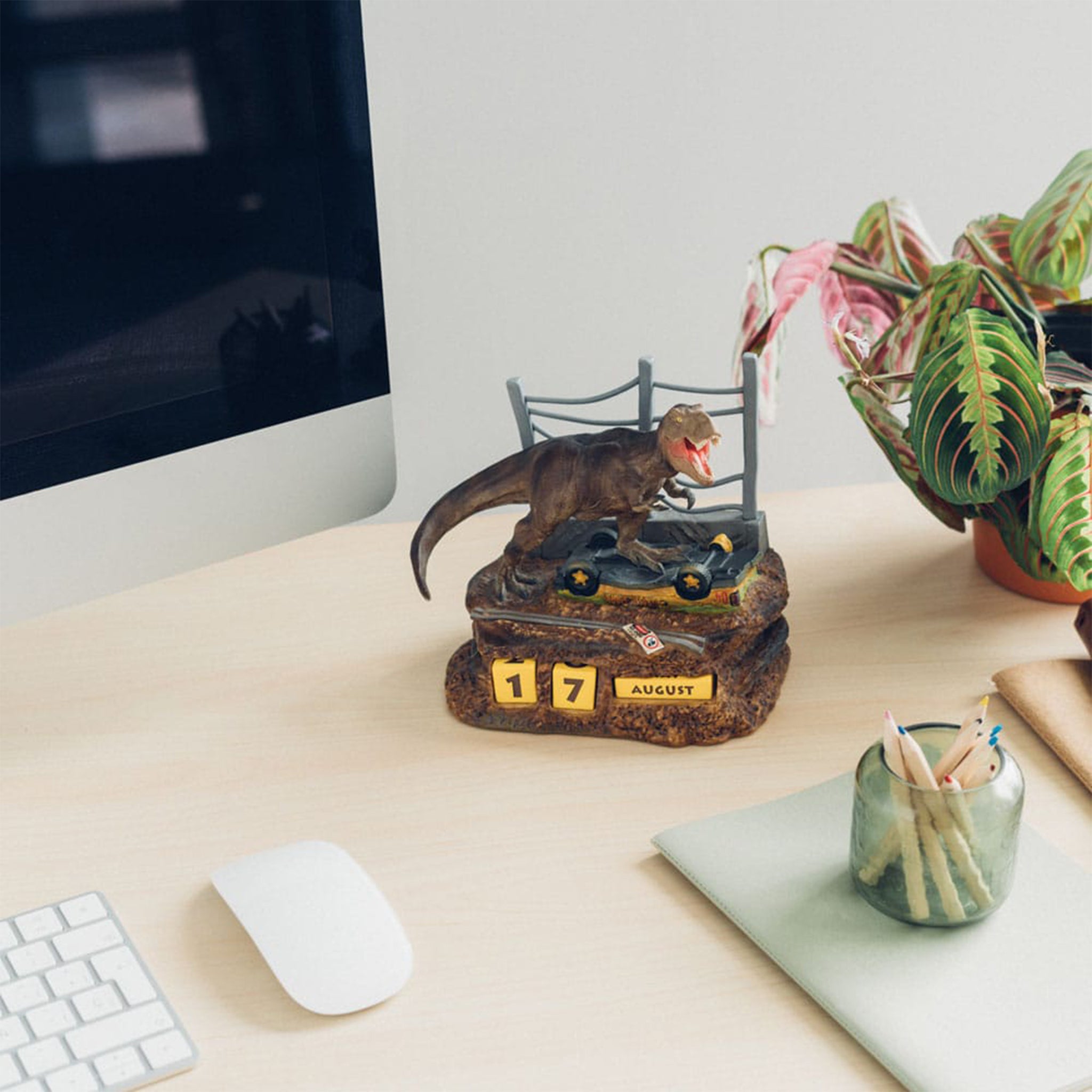 Jurassic Park T-Rex Breakout 3D Perpetual Calendar Grupo Erik