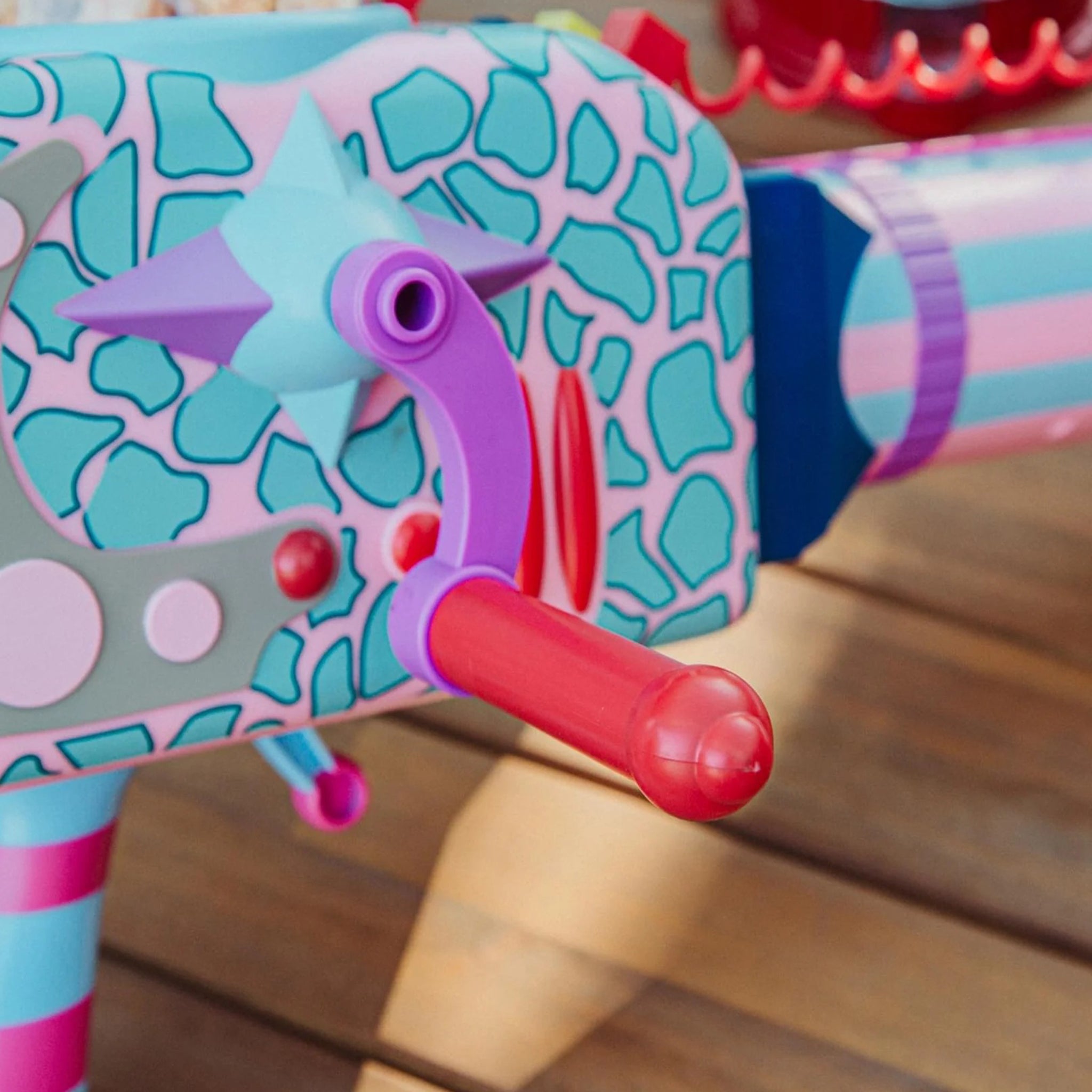 Killer Klowns From Outer Space Popcorn Bazooka Electronic Prop Replica 61cm – Killer Klowns from Outer Space, Syndicate Collectibles, 60 cm, 2024, brand new collector item, Uncanny Collectibles Dublin Ireland