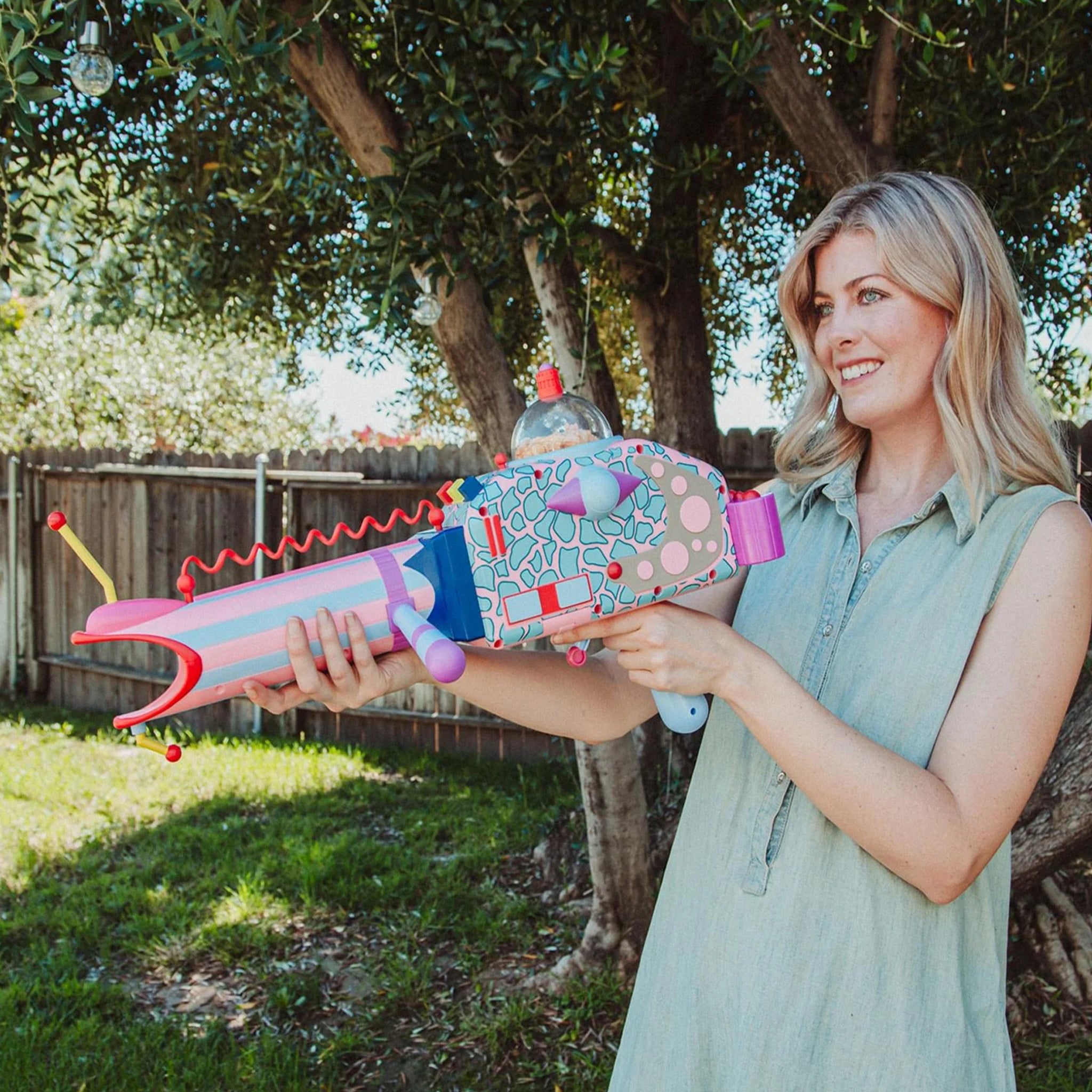 Killer Klowns From Outer Space Popcorn Bazooka Electronic Prop Replica 61cm – Killer Klowns from Outer Space, Syndicate Collectibles, 60 cm, 2024, brand new collector item, Uncanny Collectibles Dublin Ireland