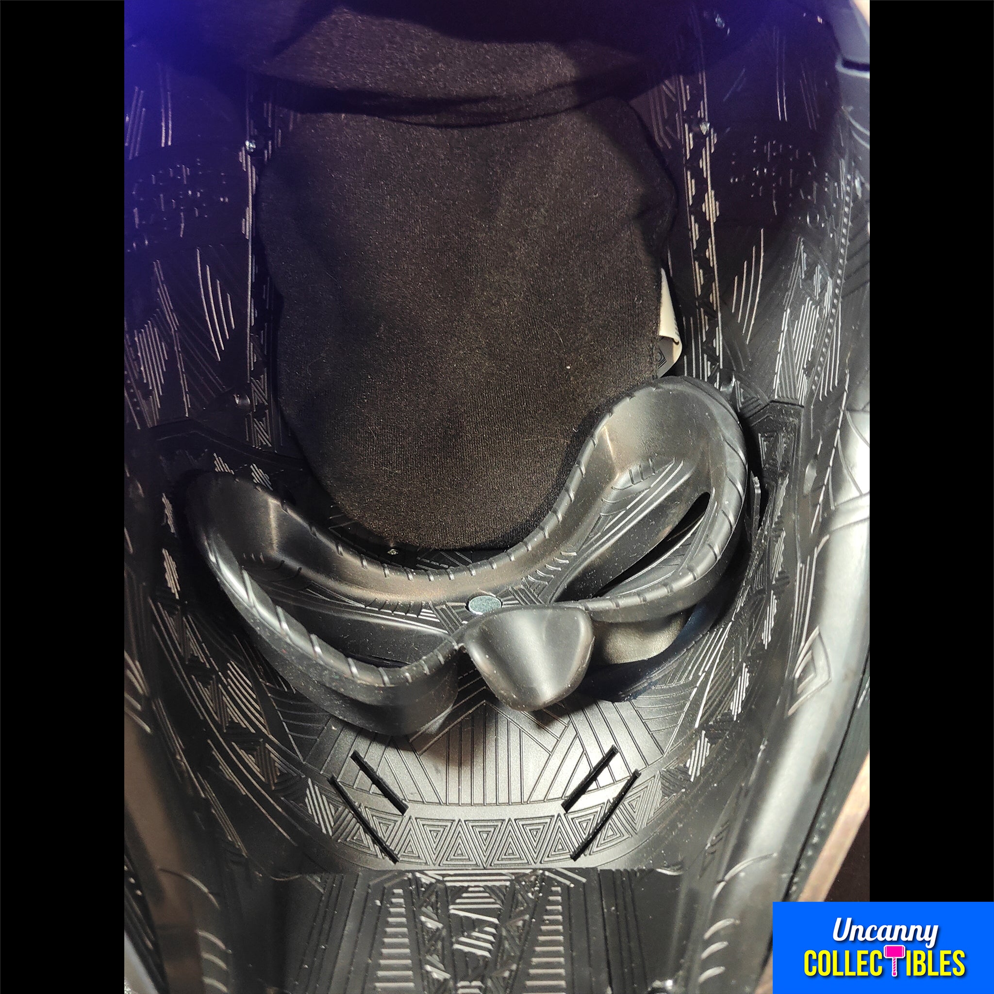 Marvel Legends Black Panther Electronic Helmet Hasbro 2022 – Avengers, Hasbro, 35 cm, 2019, pre-owned collector piece, Uncanny Collectibles Dublin Ireland