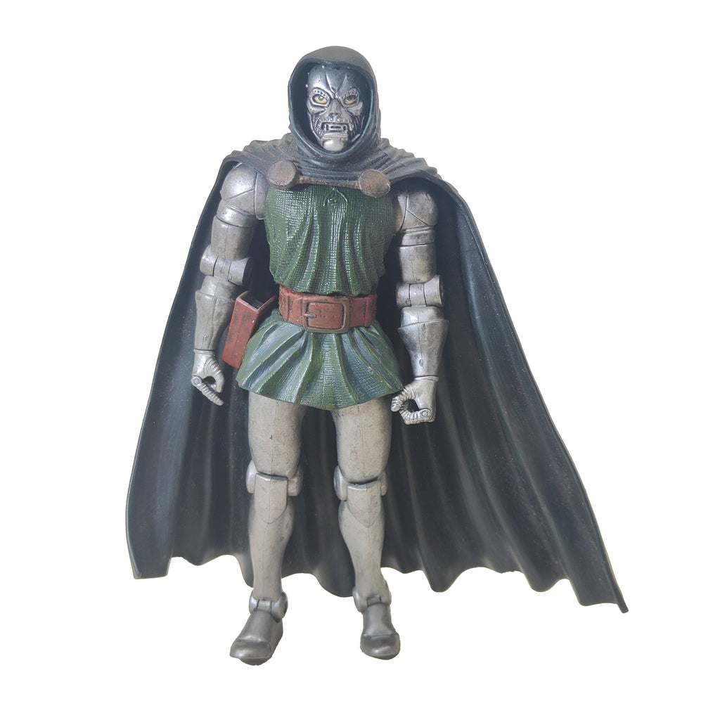 Marvel Legends Doctor Doom Fantastic Four Series II Toy Biz Action Figure 2002 – Fantastic Four, Toy Biz, 15 cm, 2002, pre-owned collector piece, Uncanny Collectibles Dublin Ireland