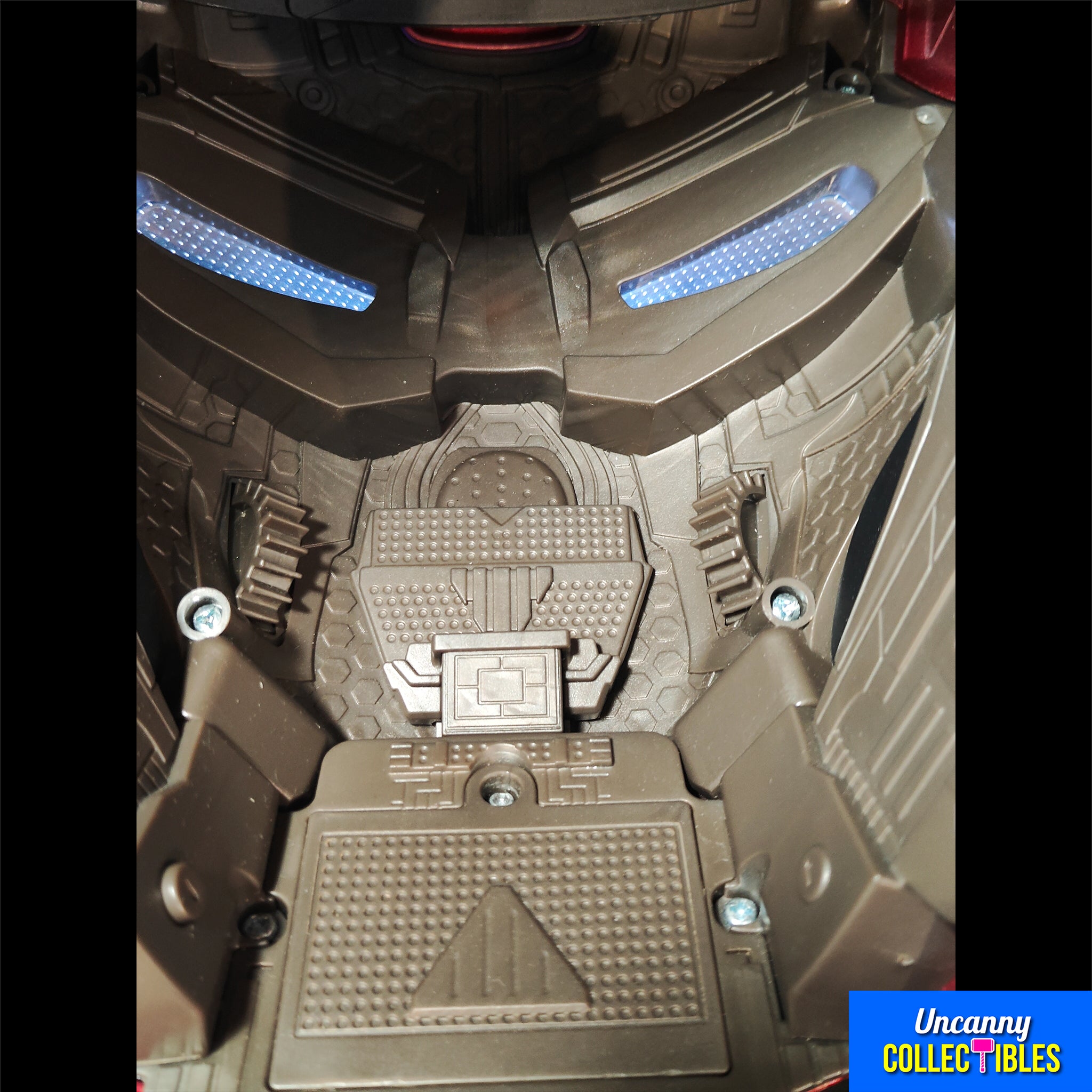 Marvel Legends Iron Man Electronic Helmet Hasbro 2019 – Avengers, Hasbro, 35 cm, 2019, pre-owned collector piece, Uncanny Collectibles Dublin Ireland