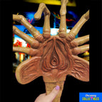 NECA Aliens Facehugger 1:1 Foam Replica Prop – Alien, NECA, 105 cm, 2023, brand new collector item, Uncanny Collectibles Dublin Ireland