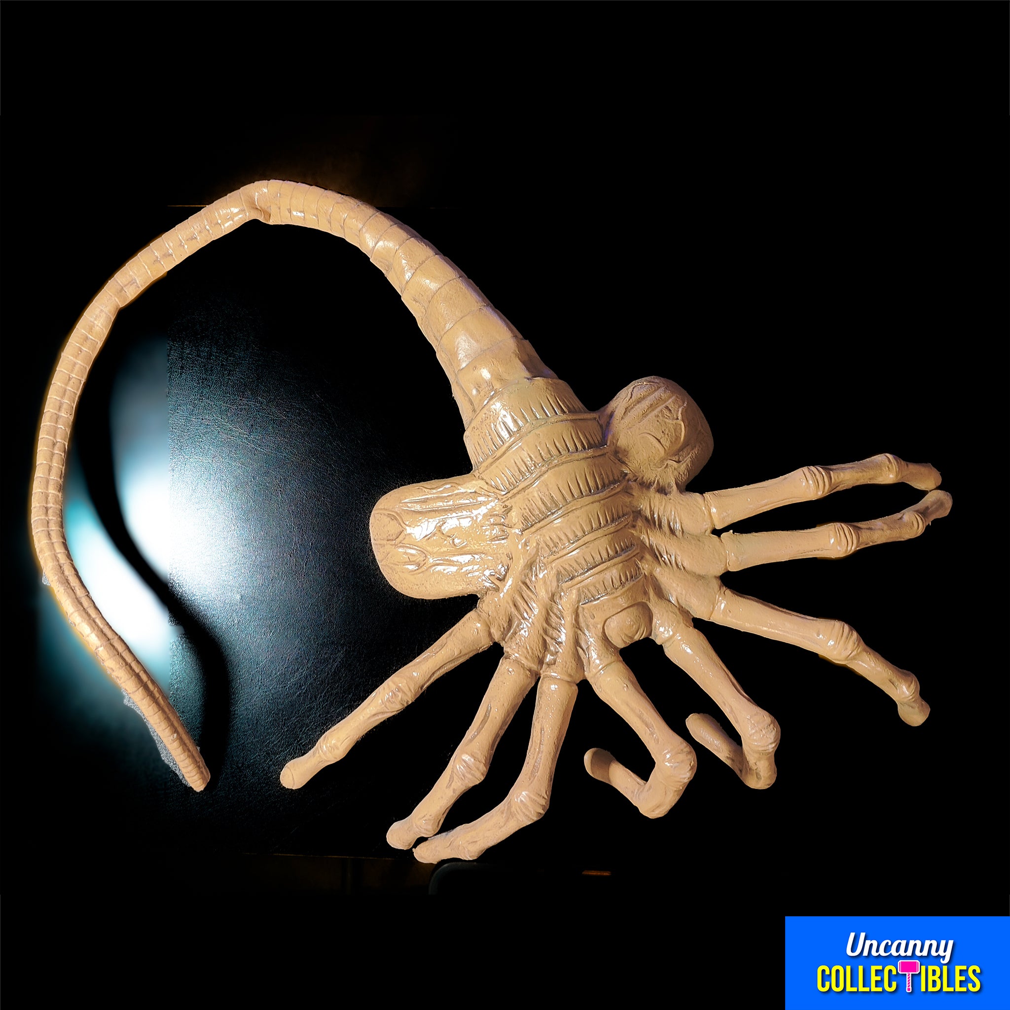 NECA Aliens Facehugger 1:1 Foam Replica Prop – Alien, NECA, 105 cm, 2023, brand new collector item, Uncanny Collectibles Dublin Ireland
