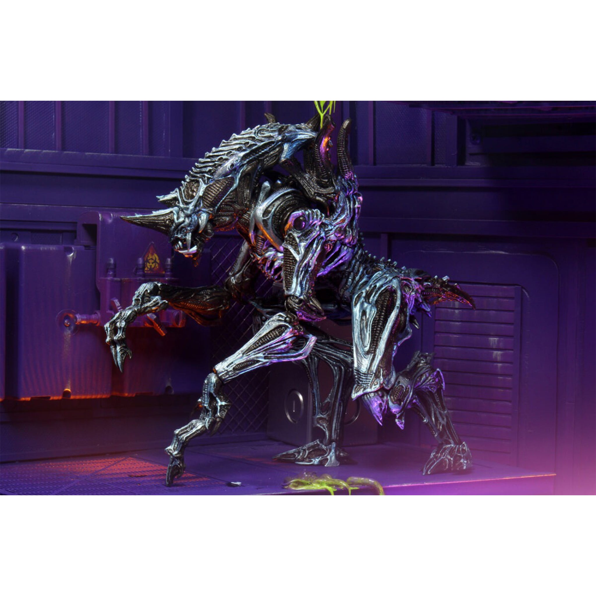 NECA Aliens Rhino Alien Kenner Tribute Action Figure 20cm