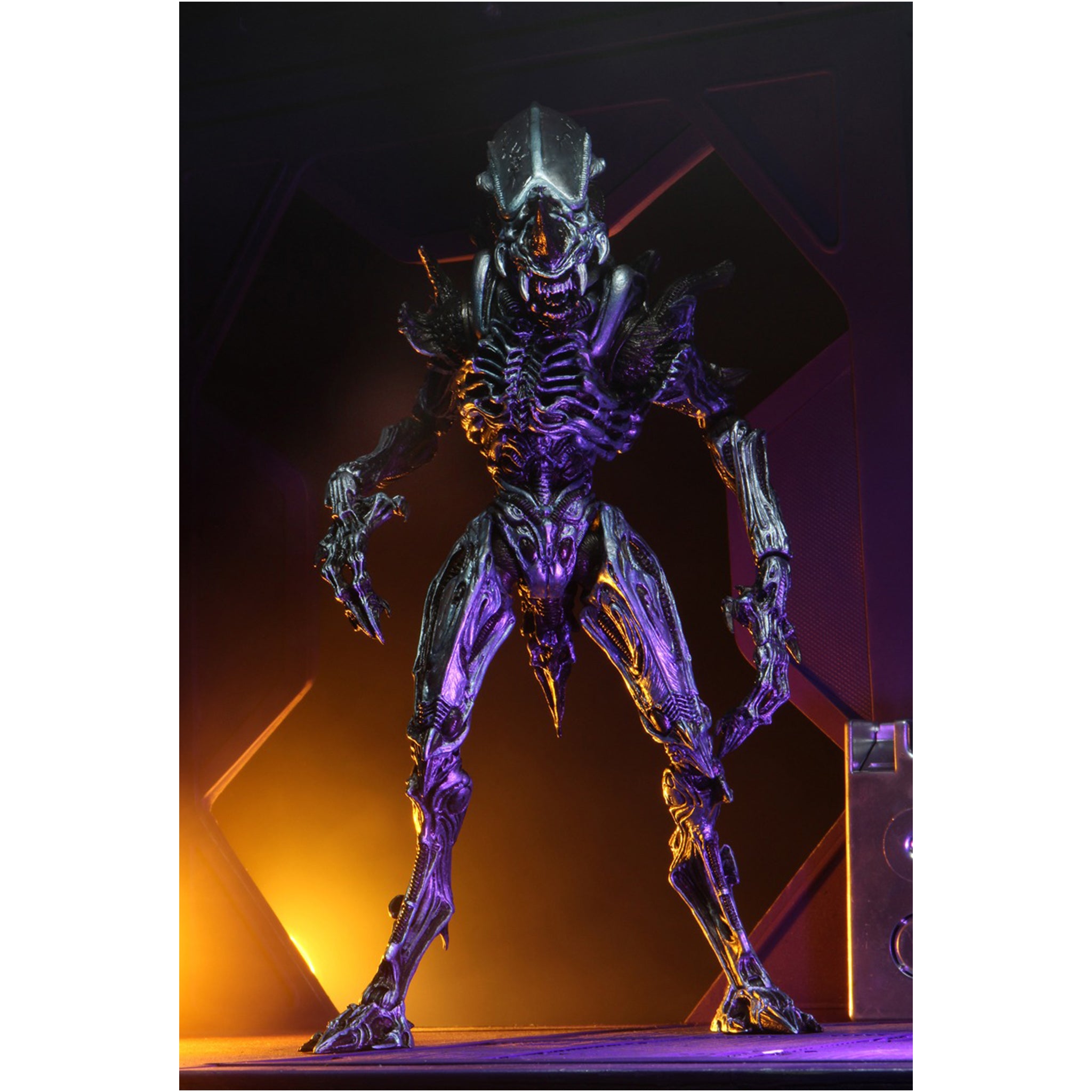 NECA Aliens Rhino Alien Kenner Tribute Action Figure 20cm