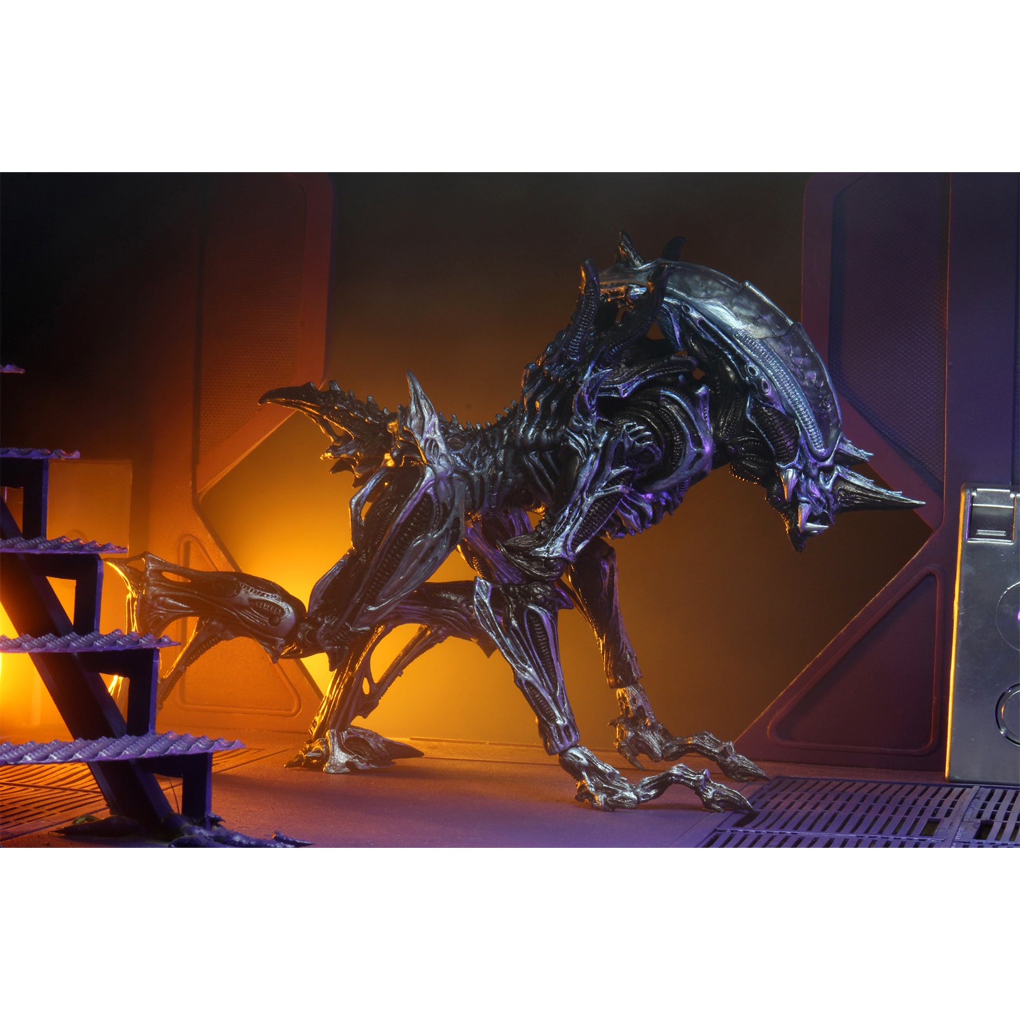 NECA Aliens Rhino Alien Kenner Tribute Action Figure 20cm