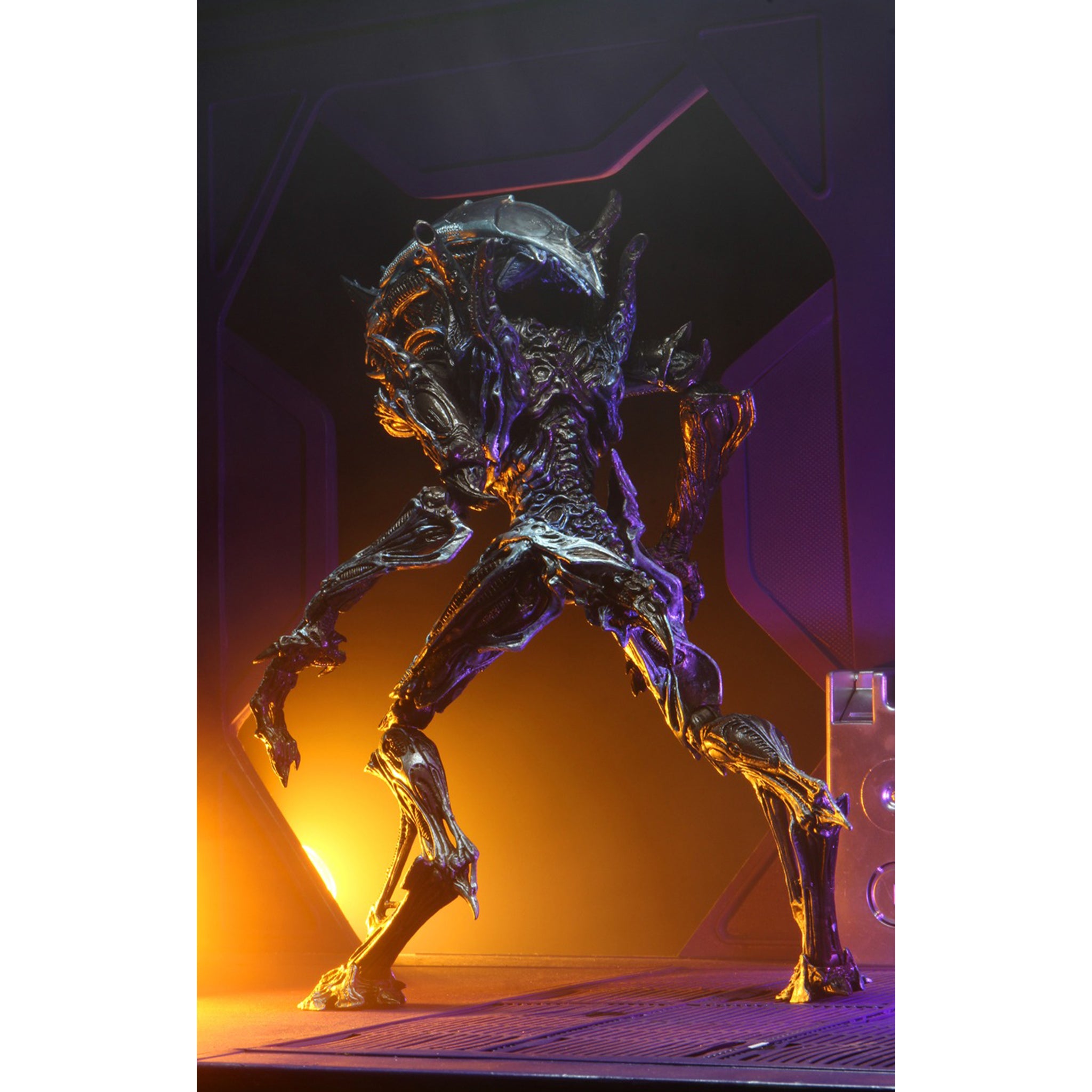 NECA Aliens Rhino Alien Kenner Tribute Action Figure 20cm