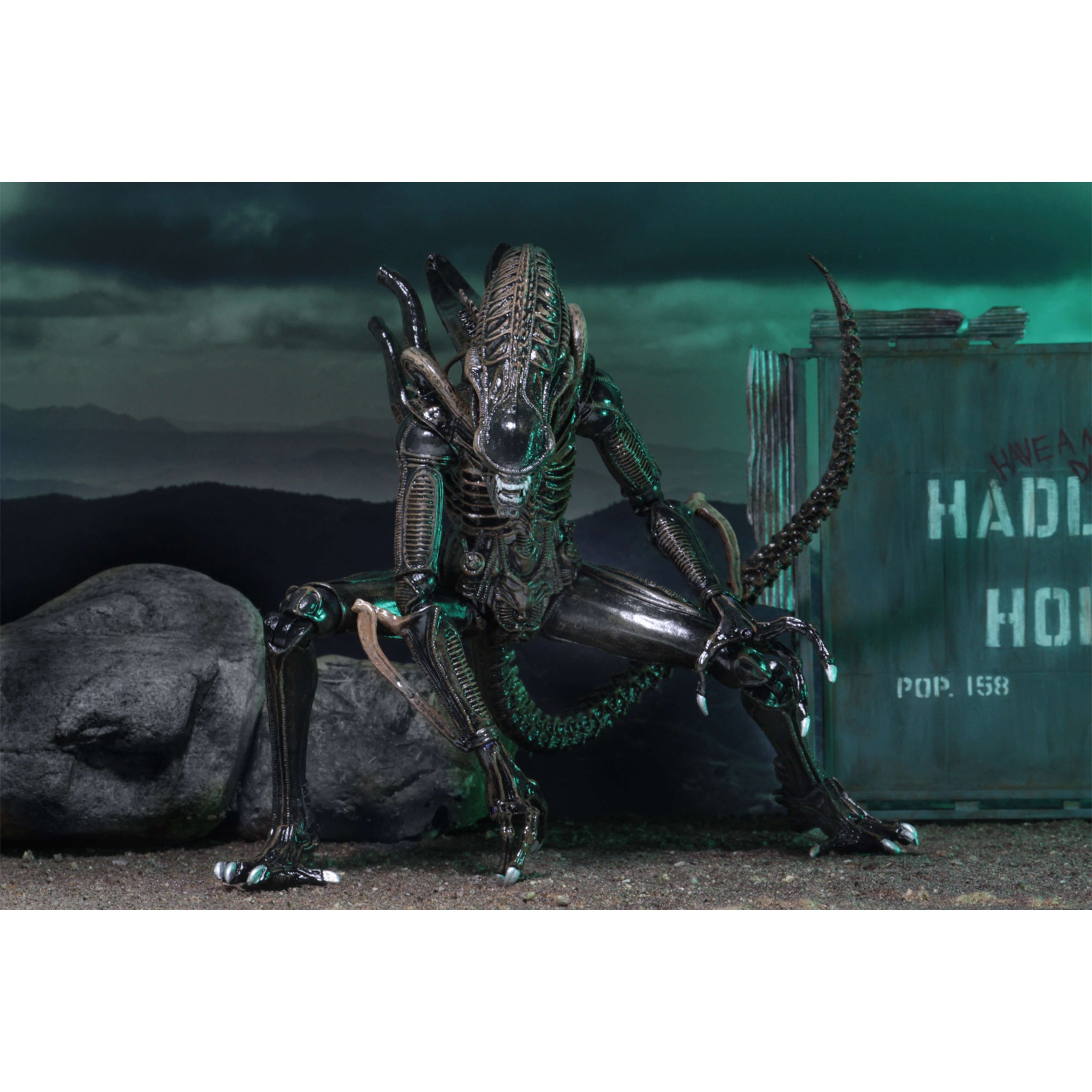 NECA Aliens Ultimate Warrior Xenomorph Action Figure – photo 21 of 23