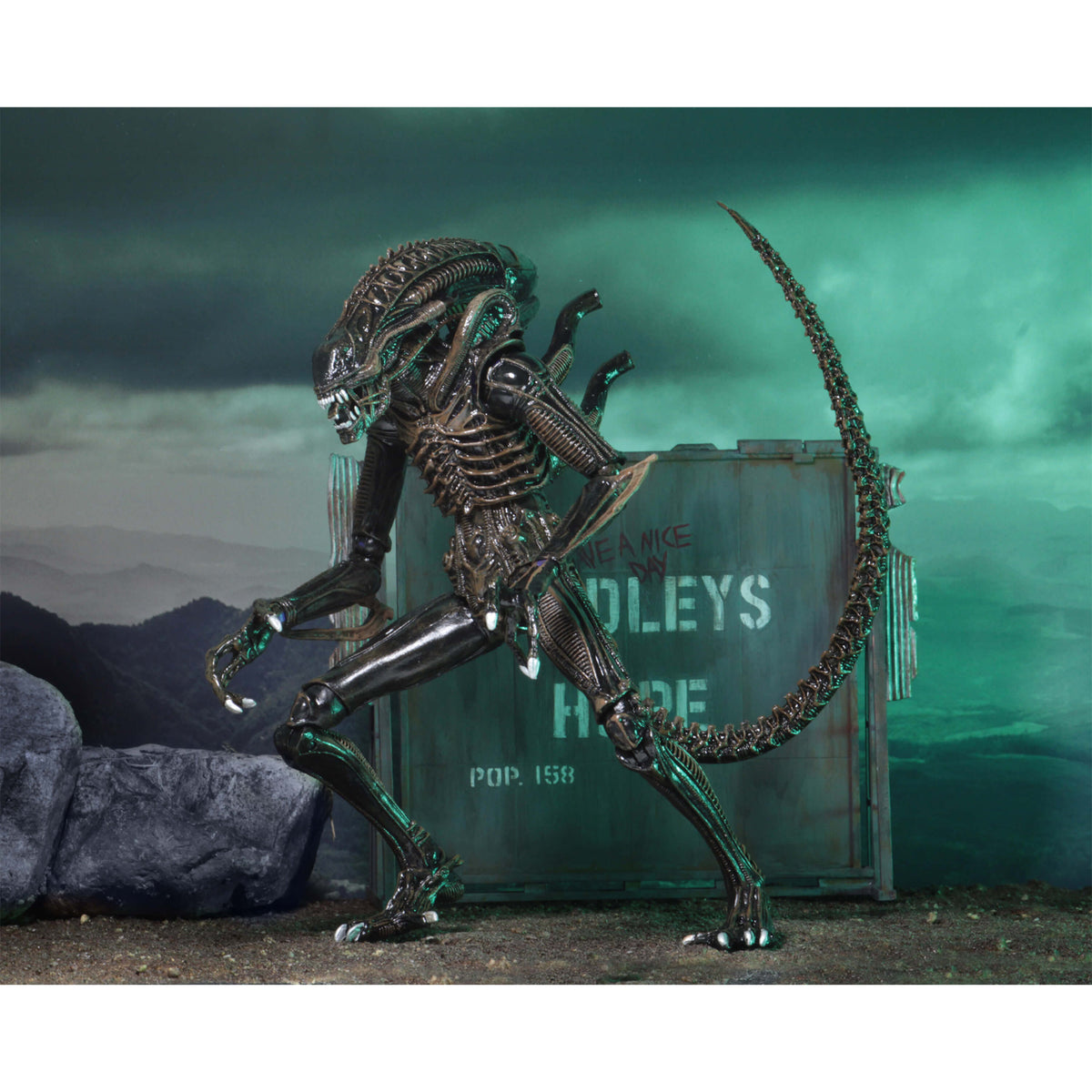 NECA Aliens Ultimate Warrior Xenomorph Action Figure – photo 22 of 23