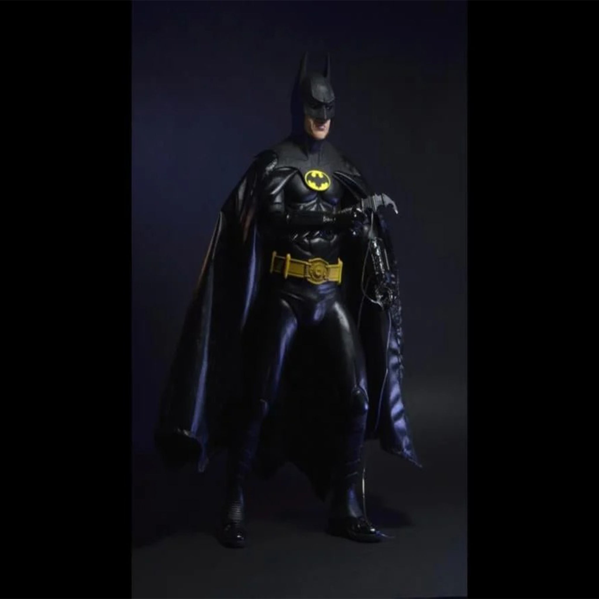 NECA Batman 1989 Michael Keaton 1/4 Scale Action Figure – photo 4 of 13