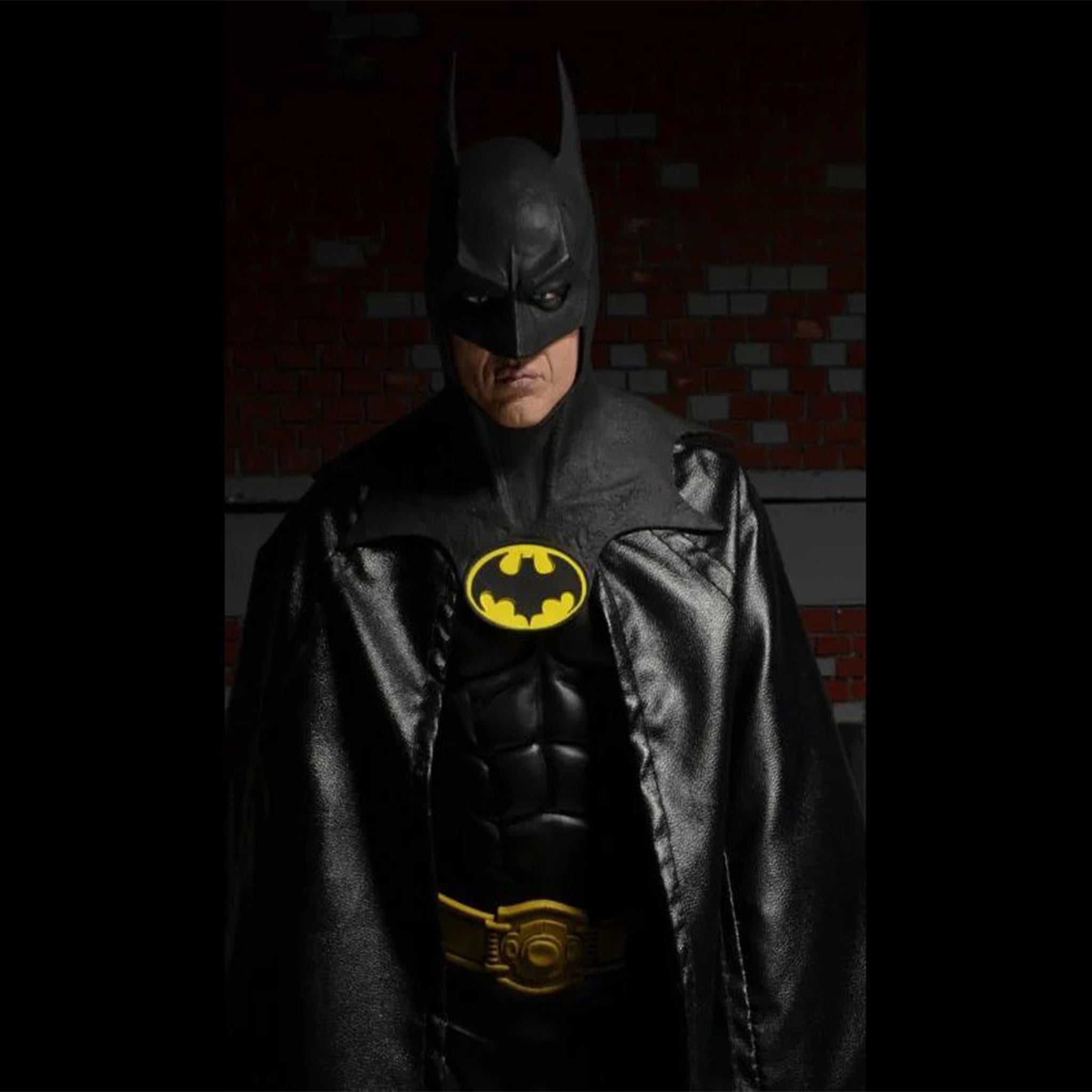 NECA Batman 1989 Michael Keaton 1/4 Scale Action Figure – photo 9 of 13