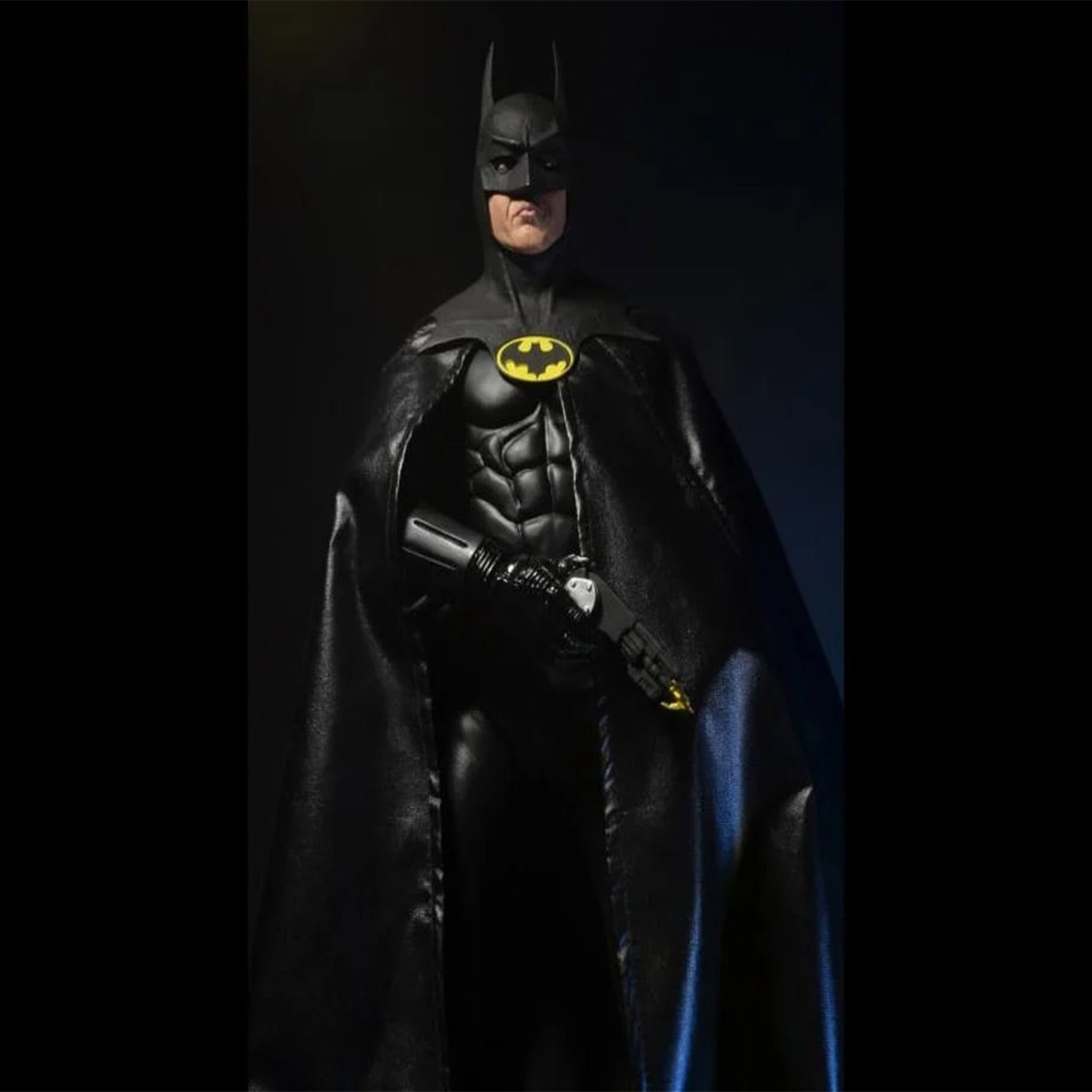 NECA Batman 1989 Michael Keaton 1/4 Scale Action Figure – photo 10 of 13