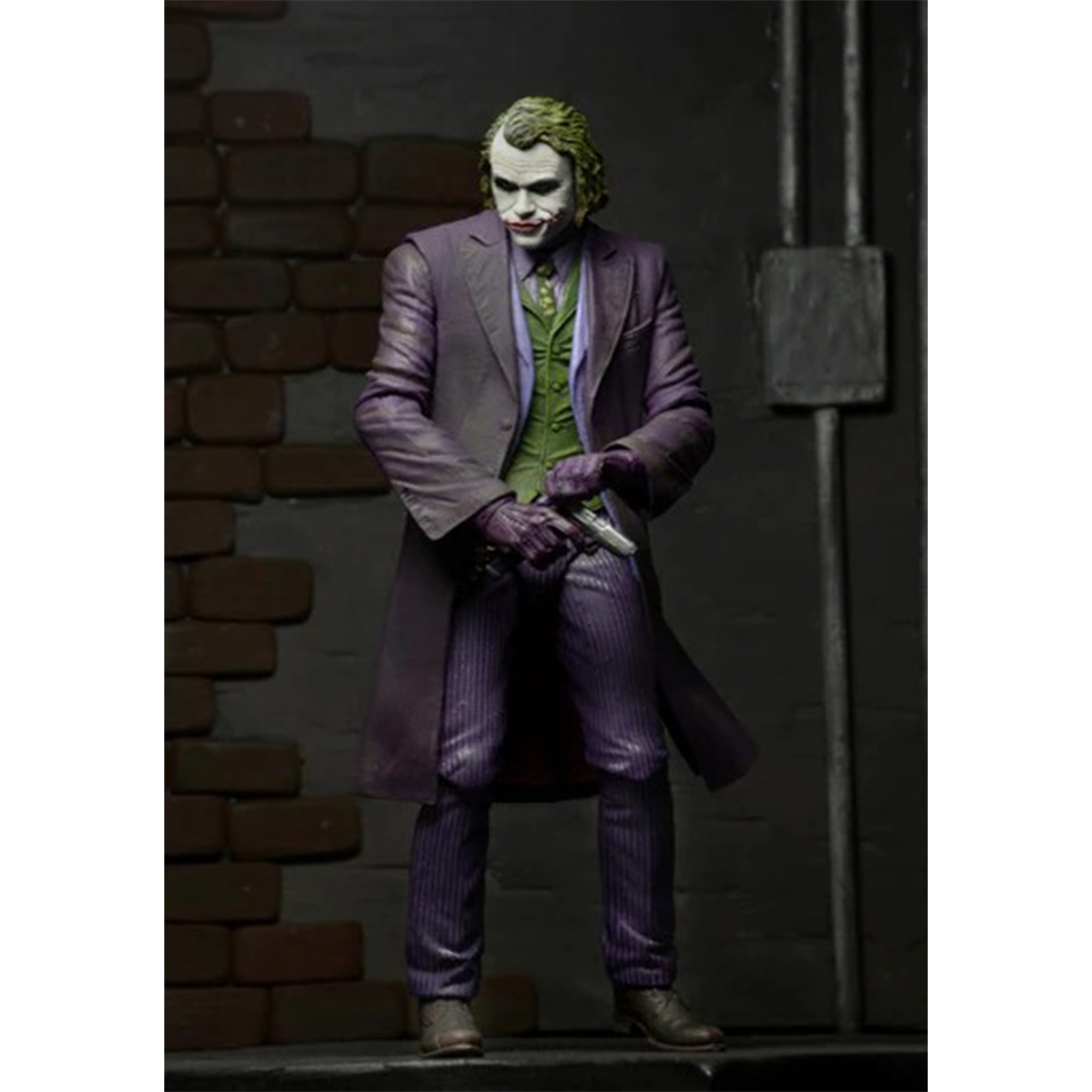 NECA Batman The Dark Knight Joker Heath Ledger 1/4 Scale Action Figure – photo 3 of 8