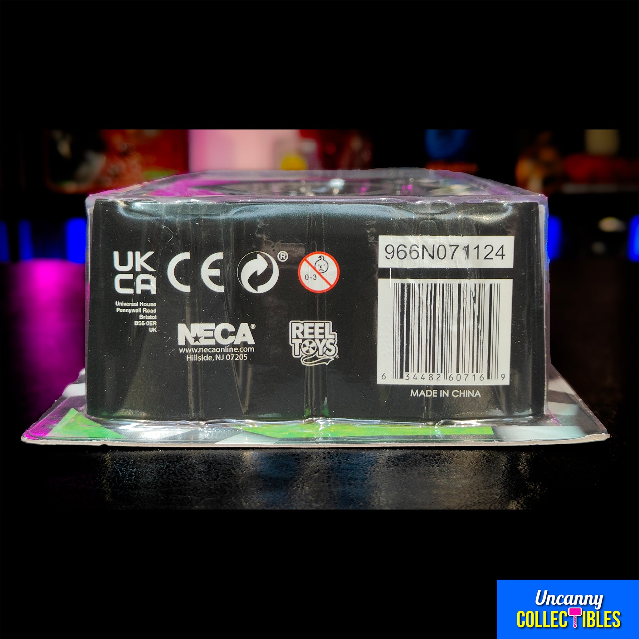 NECA Beetlejuice 1988 Red Tuxedo Beetlejuice Action Figure 18cm