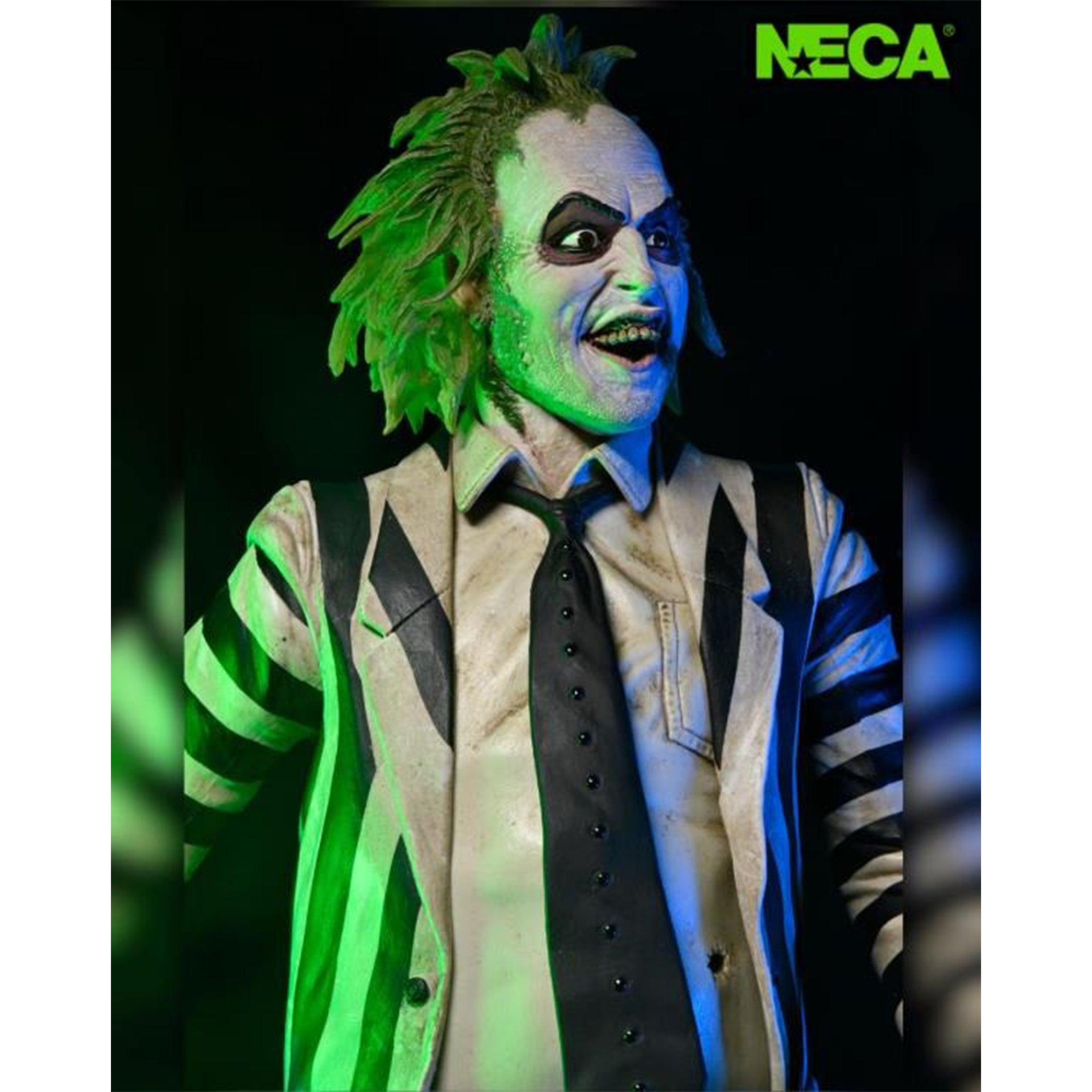 NECA Beetlejuice 1988 Striped Suit Beetlejuice 1/4 Scale Action Figure with Sound – photo 4 of 11